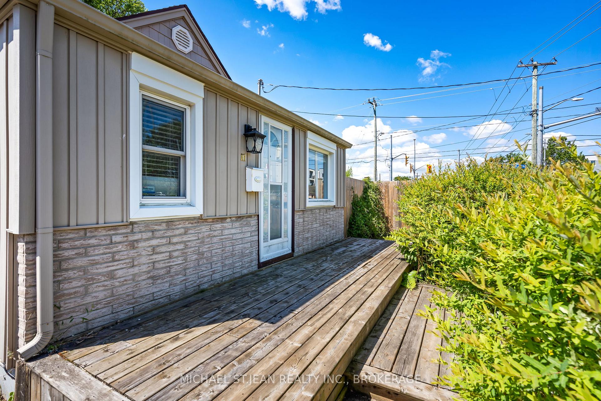Photo 4 of 111 Rykert Street, St. Catharines, Western Hill — HOMEH
