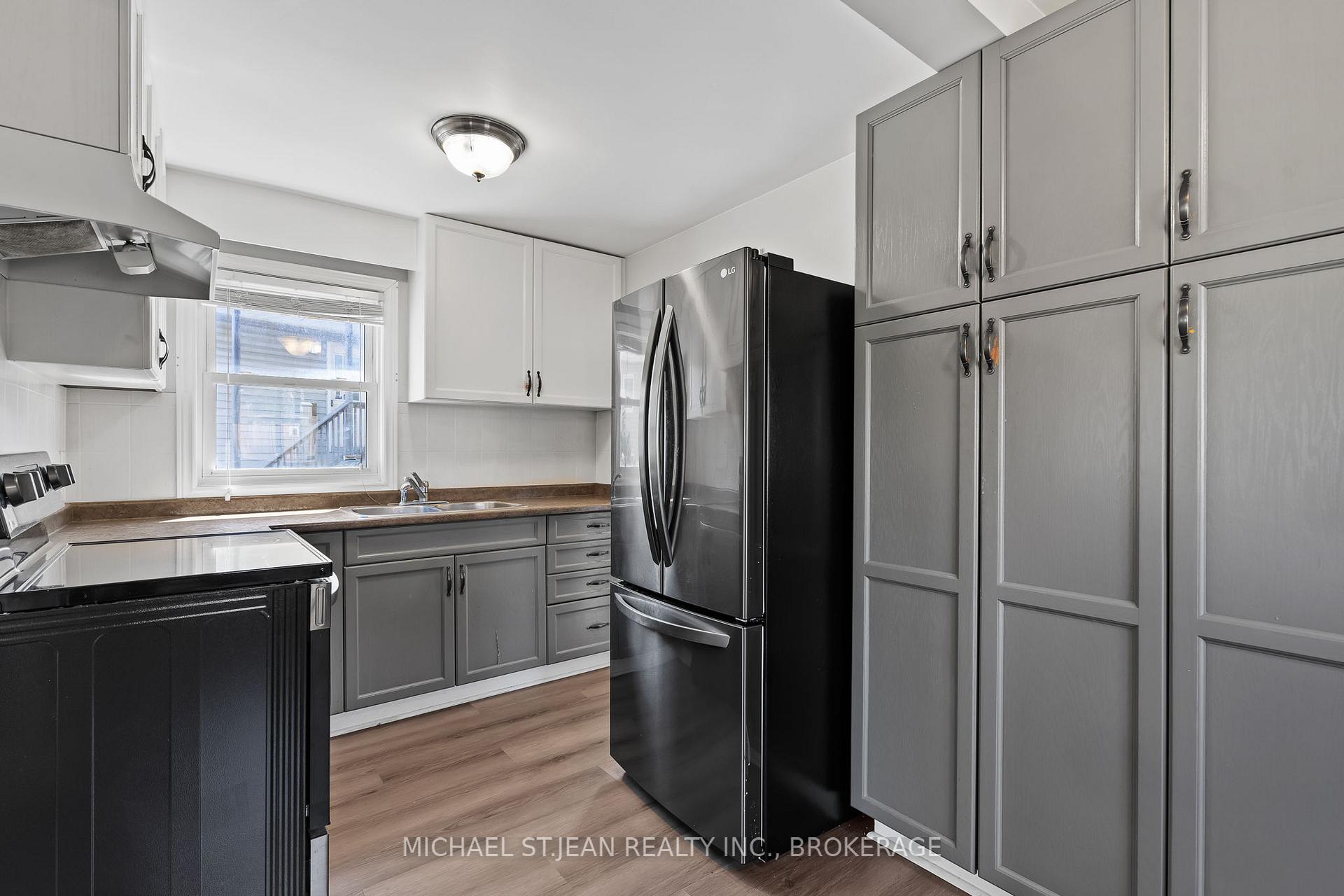 Photo 14 of 111 Rykert Street, St. Catharines, Western Hill — HOMEH