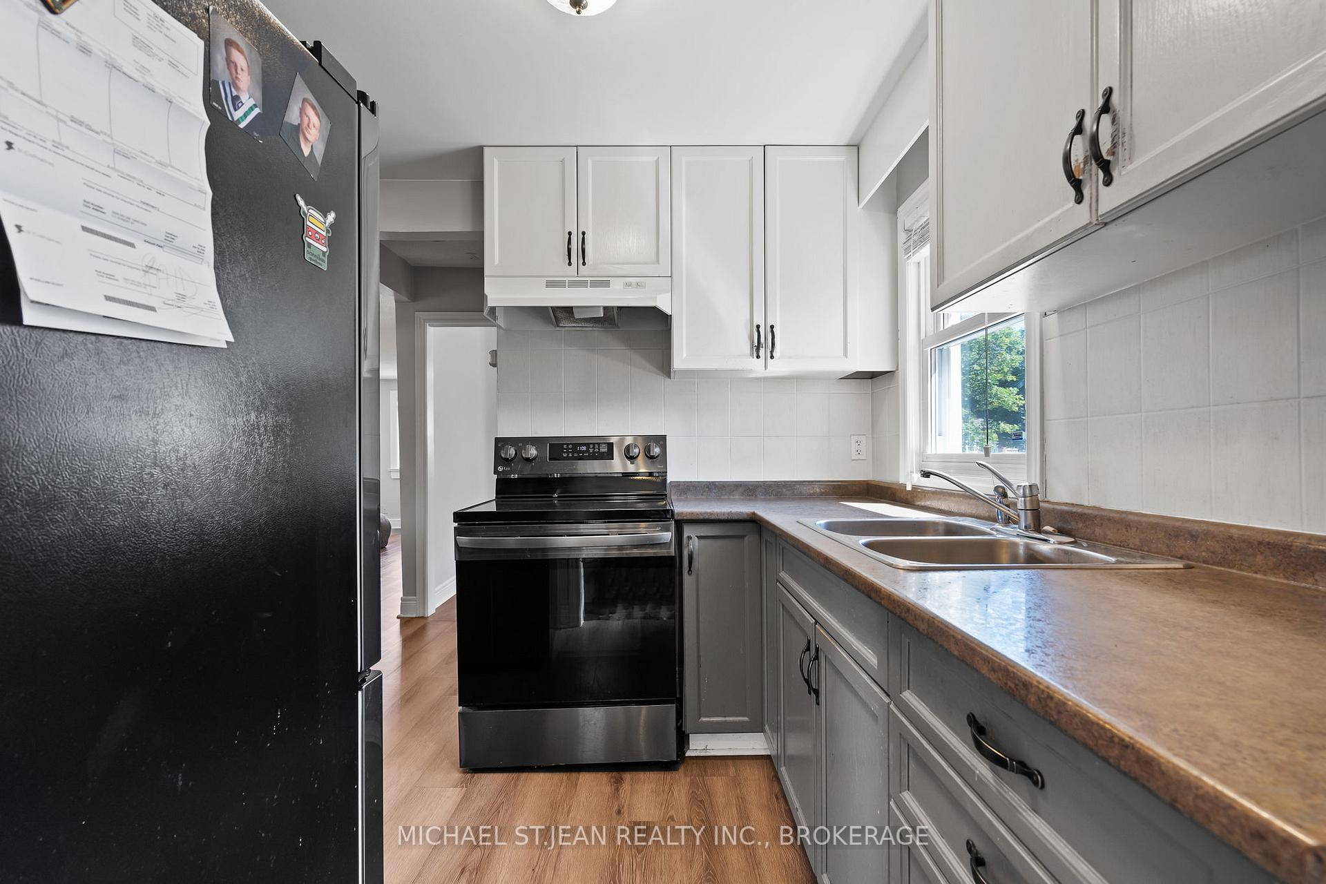 Photo 19 of 111 Rykert Street, St. Catharines, Western Hill — HOMEH