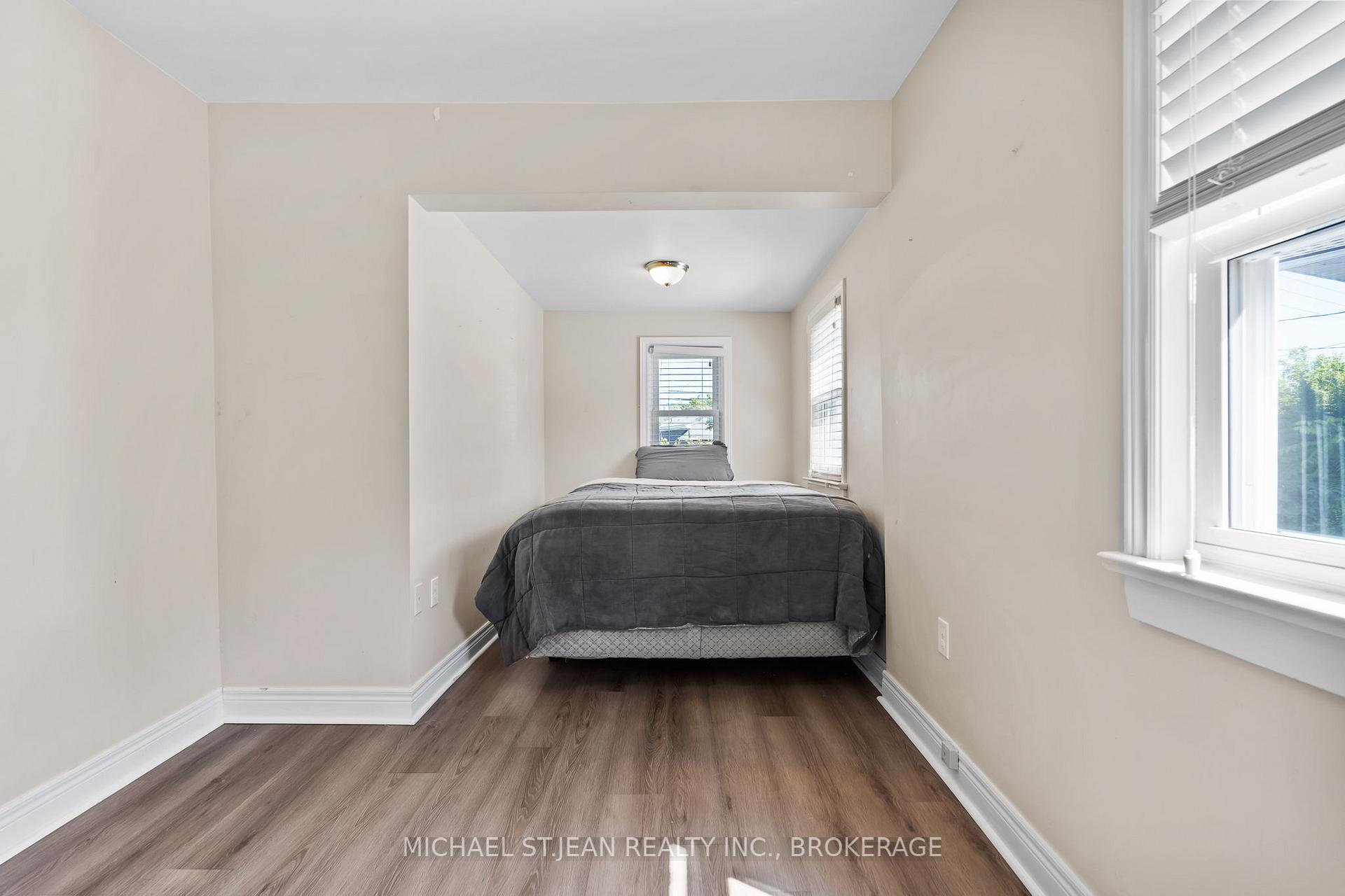 Photo 2 of 111 Rykert Street, St. Catharines, Western Hill — HOMEH