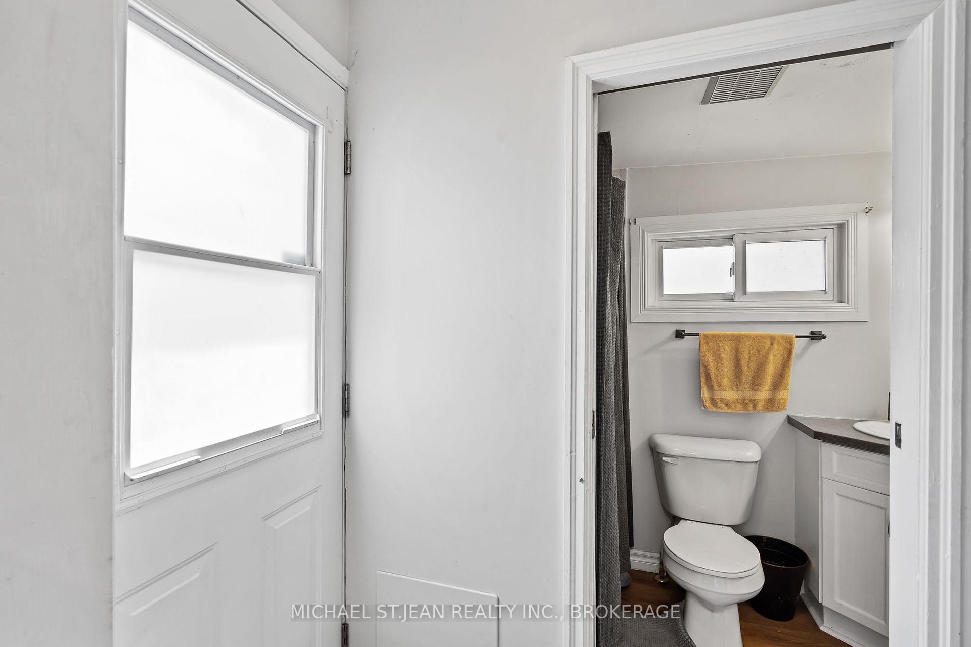Photo 9 of 111 Rykert Street, St. Catharines, Western Hill — HOMEH