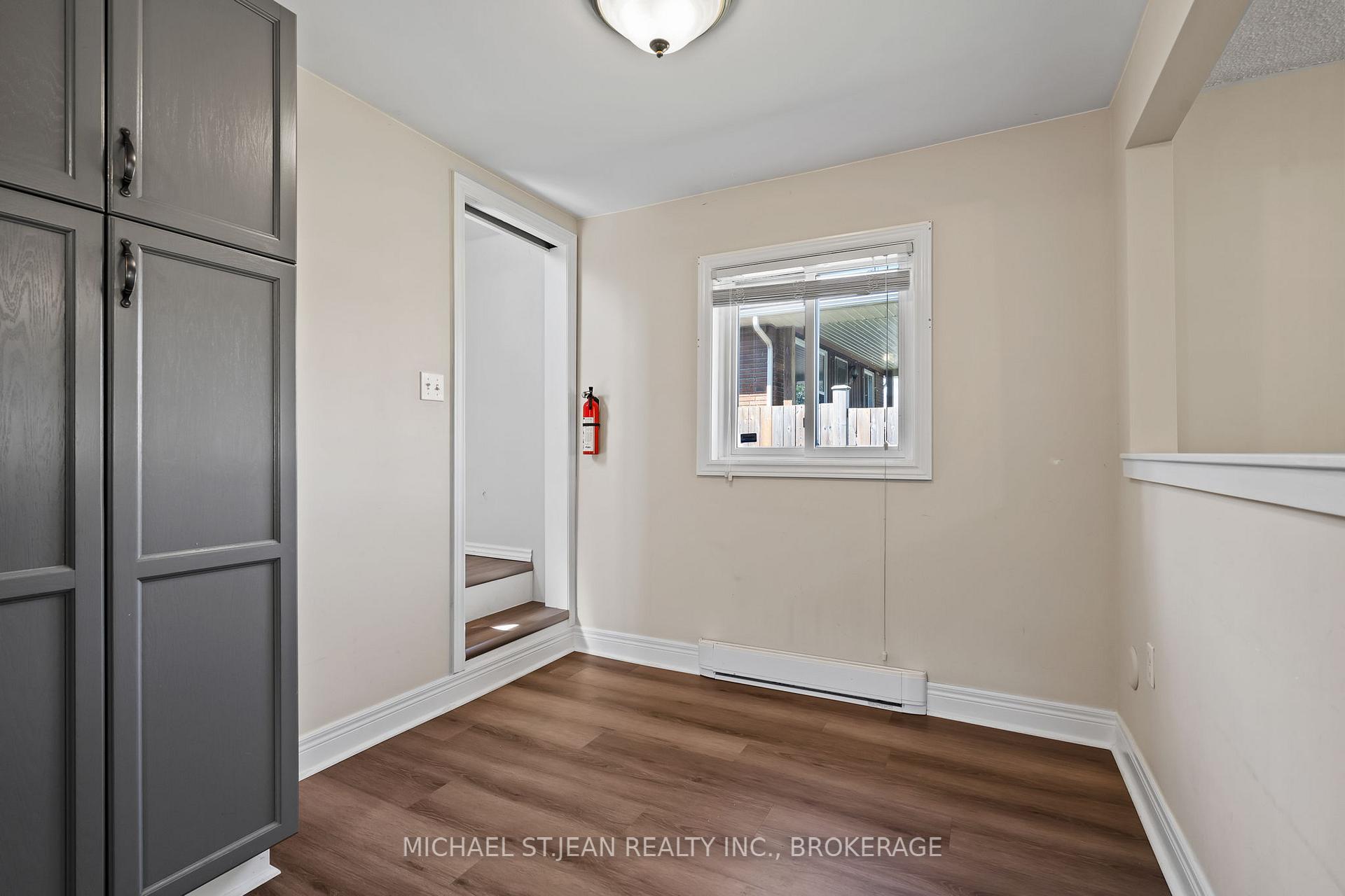 Photo 10 of 111 Rykert Street, St. Catharines, Western Hill — HOMEH