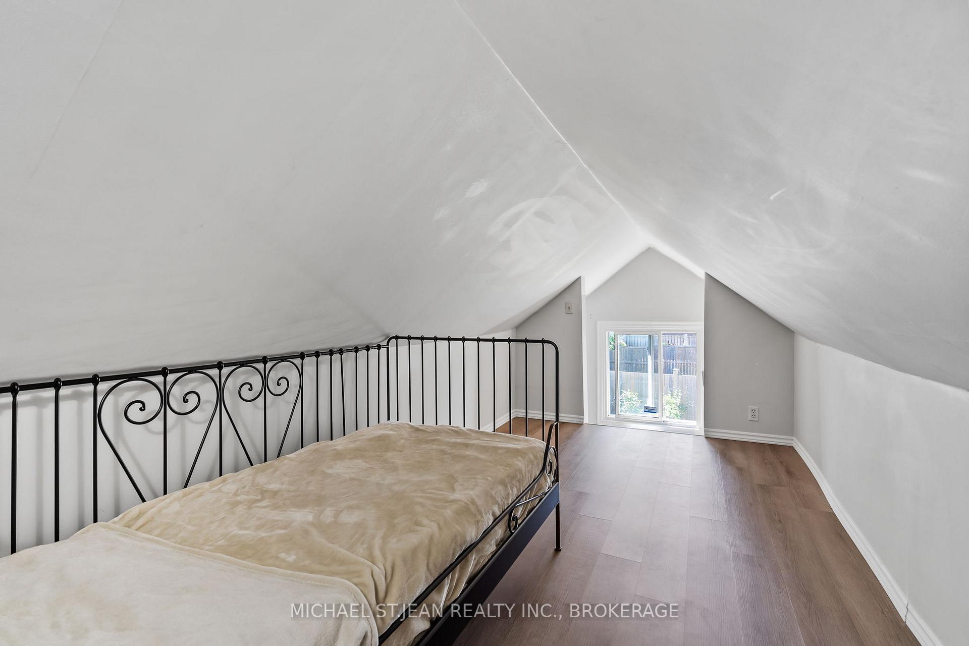 Photo 12 of 111 Rykert Street, St. Catharines, Western Hill — HOMEH