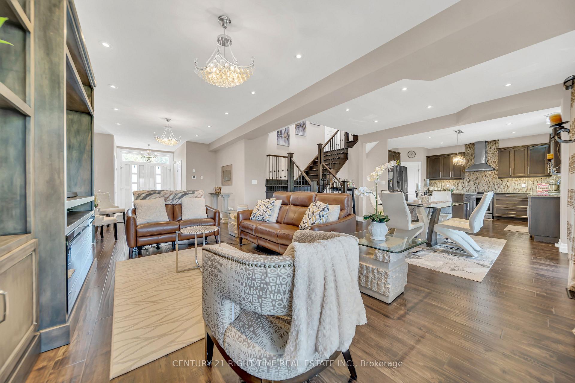 Photo 13 of 50 Horseshoe Crescent, Woolwich — HOMEH