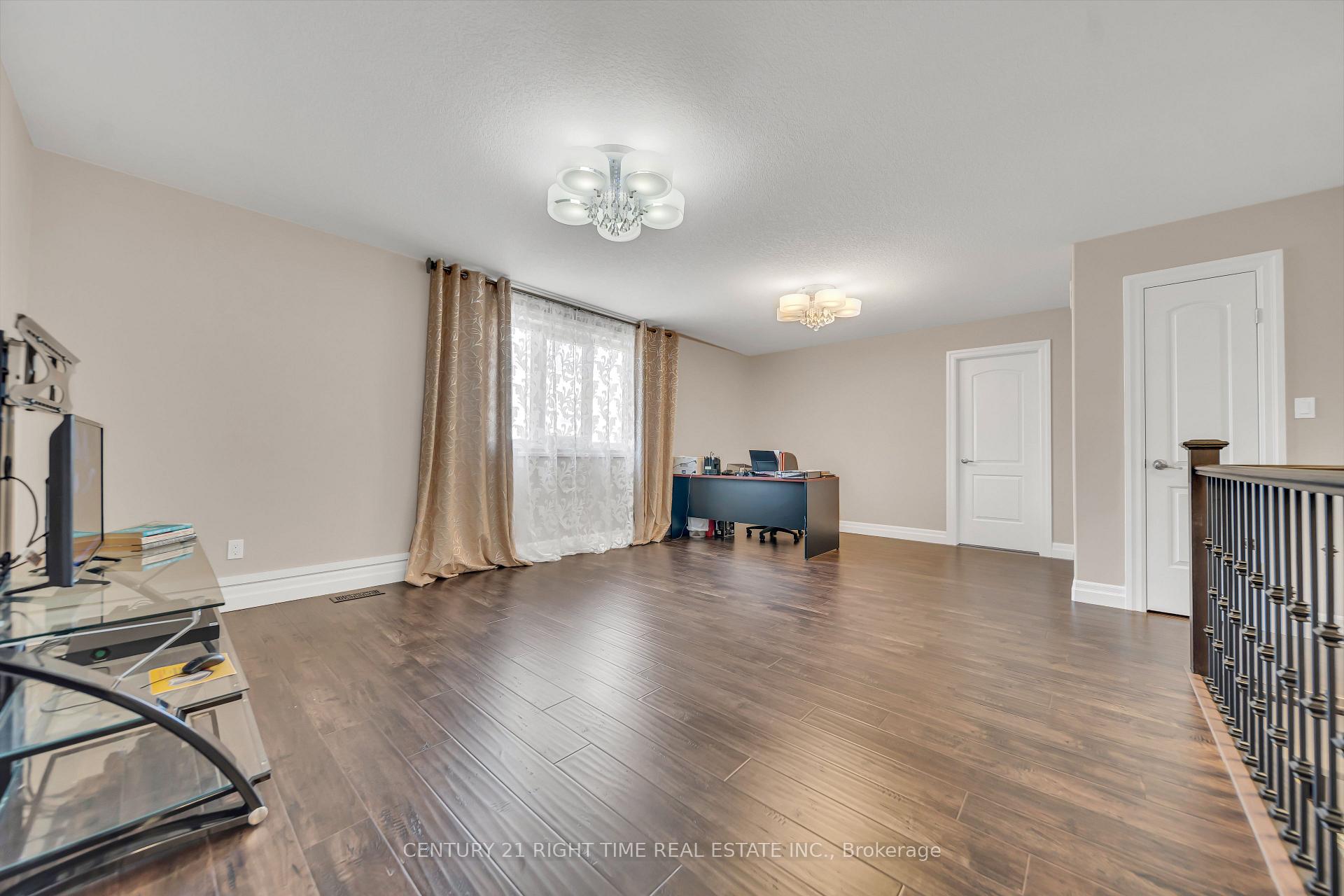 Photo 9 of 50 Horseshoe Crescent, Woolwich — HOMEH