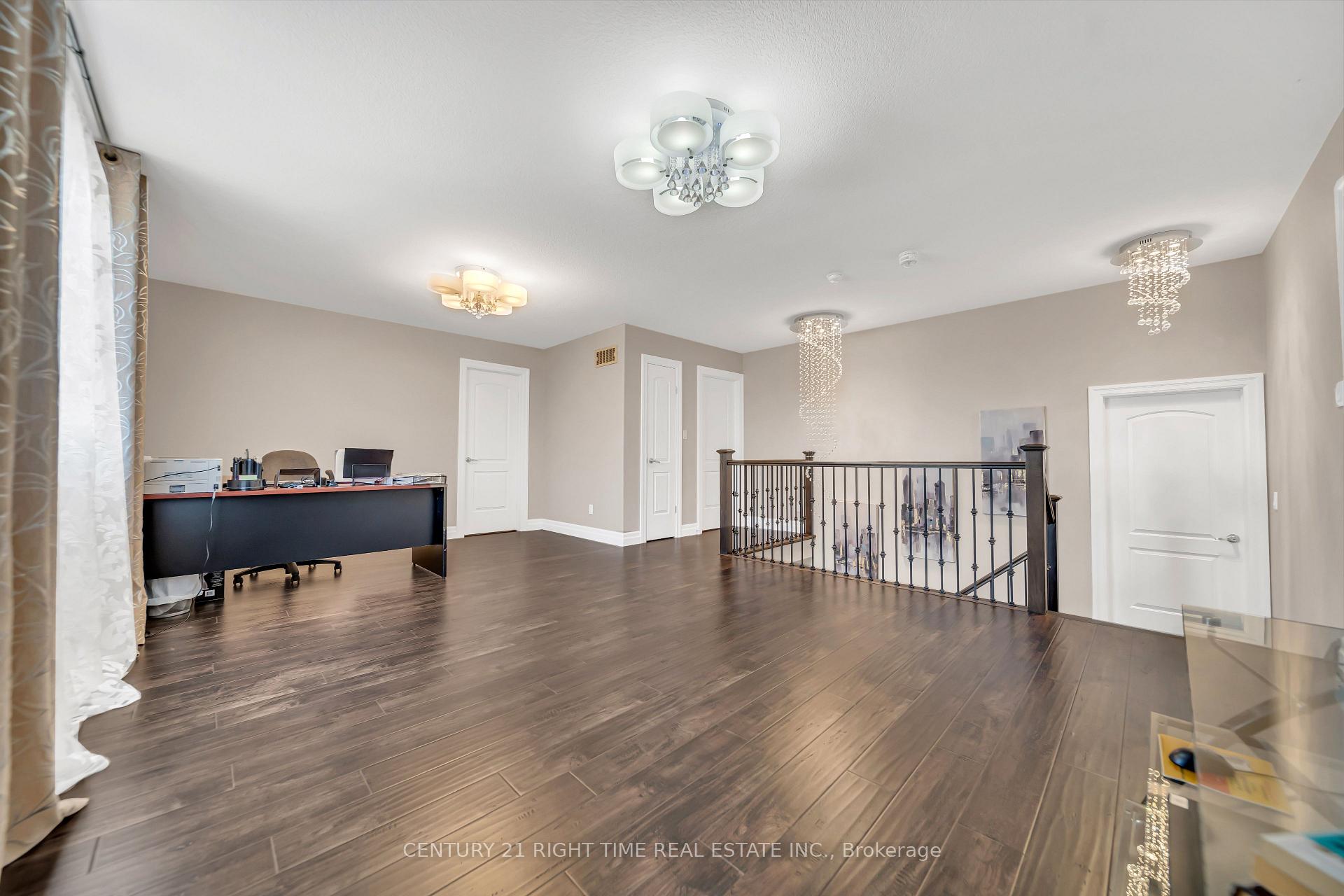 Photo 3 of 50 Horseshoe Crescent, Woolwich — HOMEH