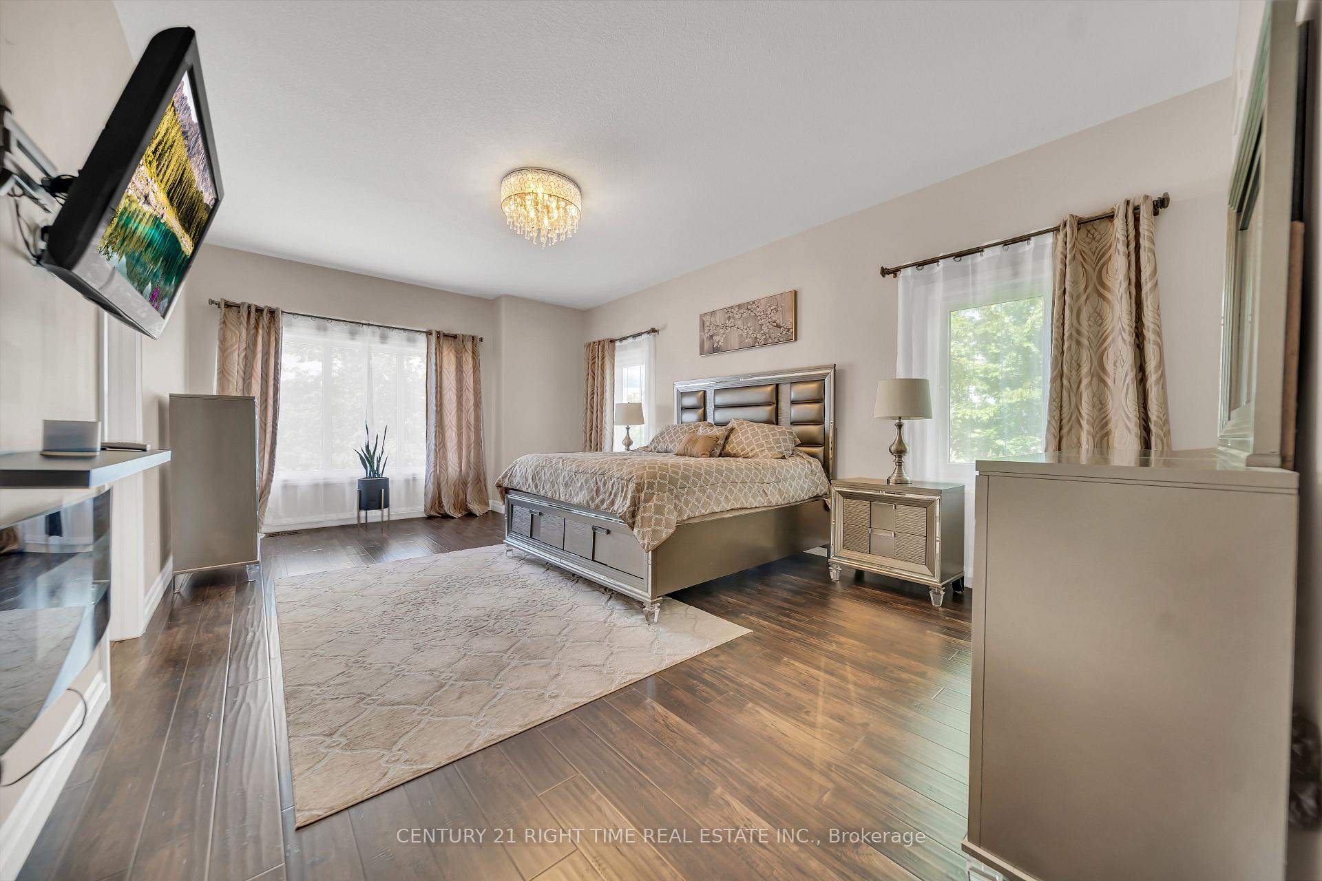 Photo 14 of 50 Horseshoe Crescent, Woolwich — HOMEH