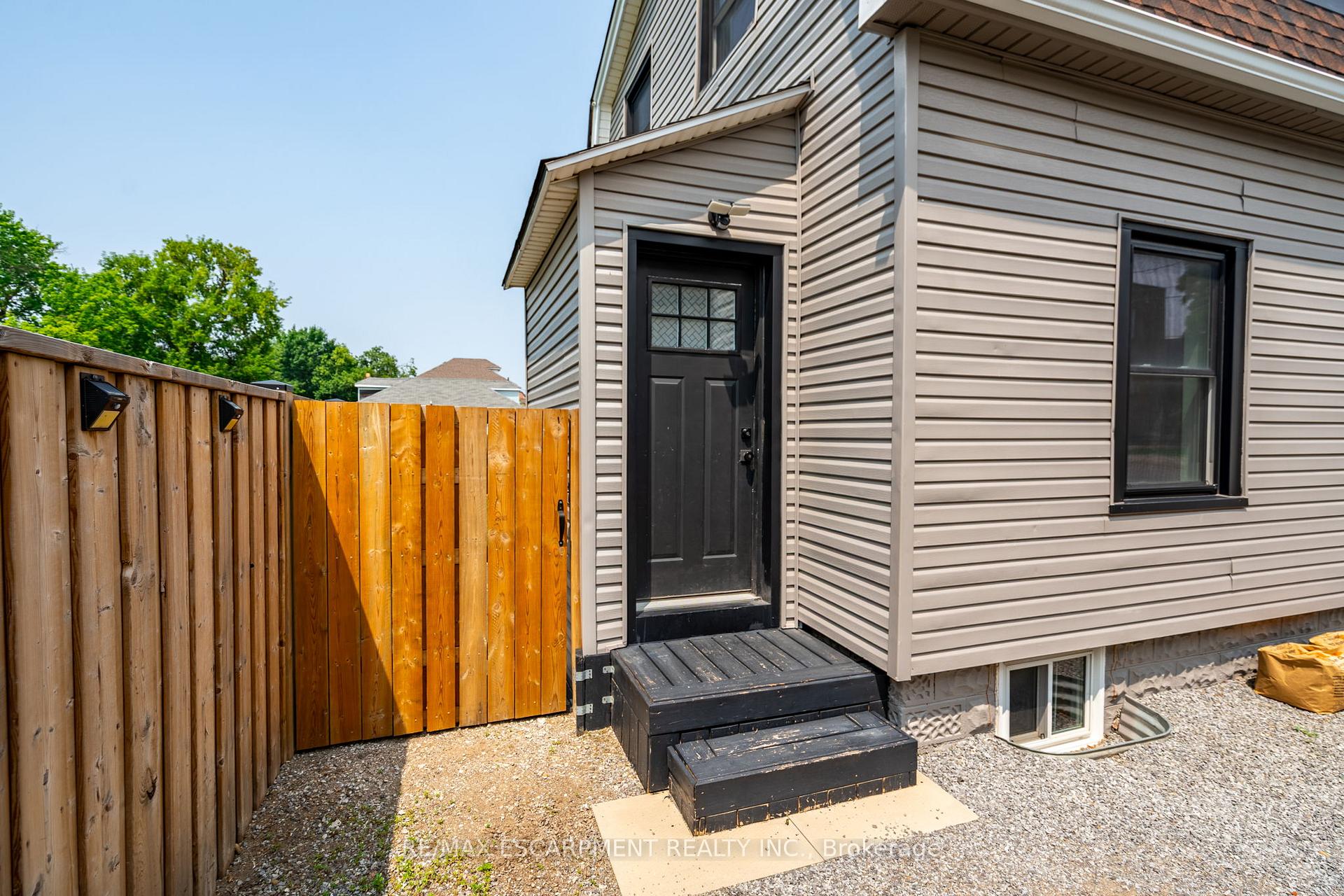Photo 32 of 1 Prince Street, St. Catharines, E. Chester — HOMEH