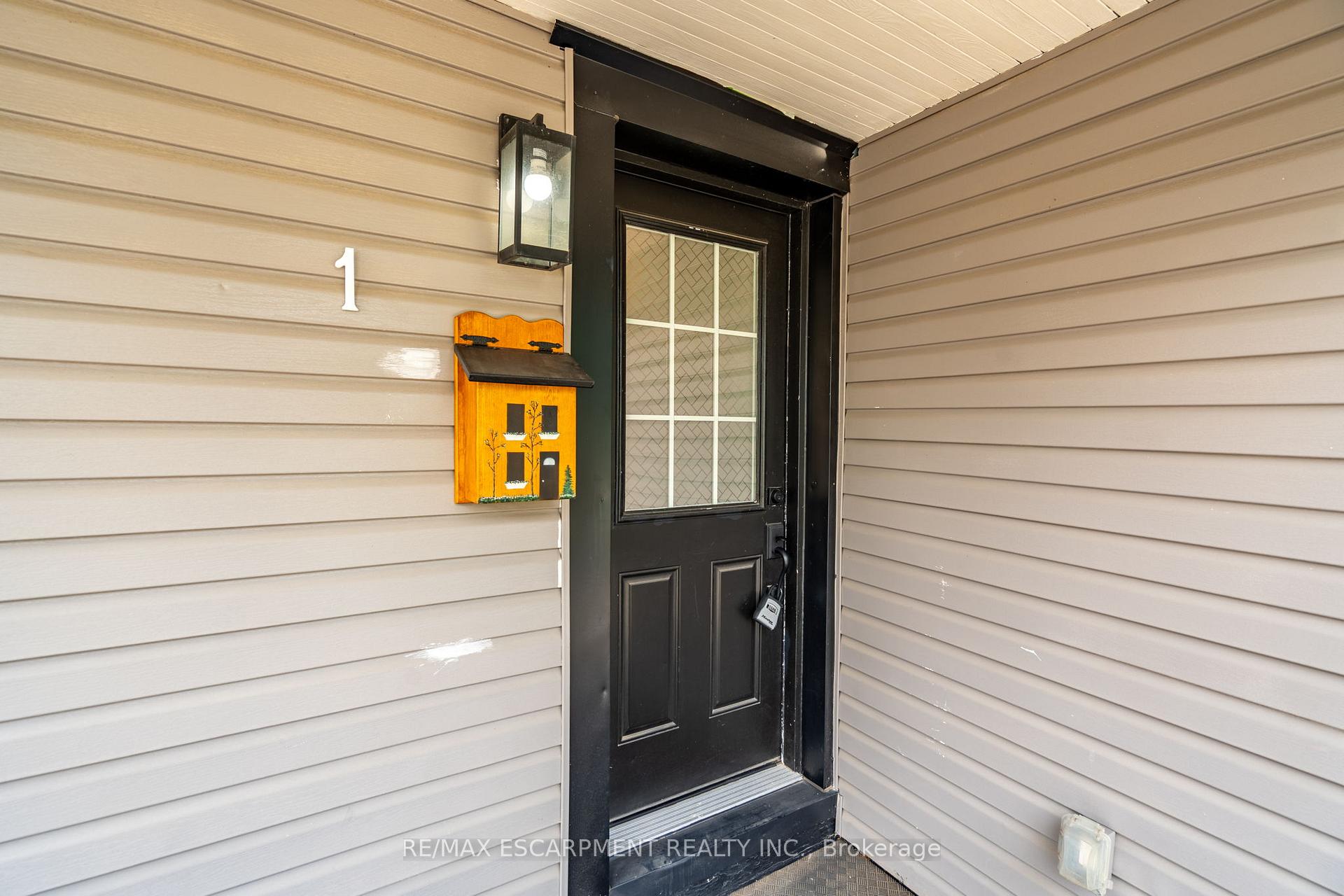 Photo 11 of 1 Prince Street, St. Catharines, E. Chester — HOMEH