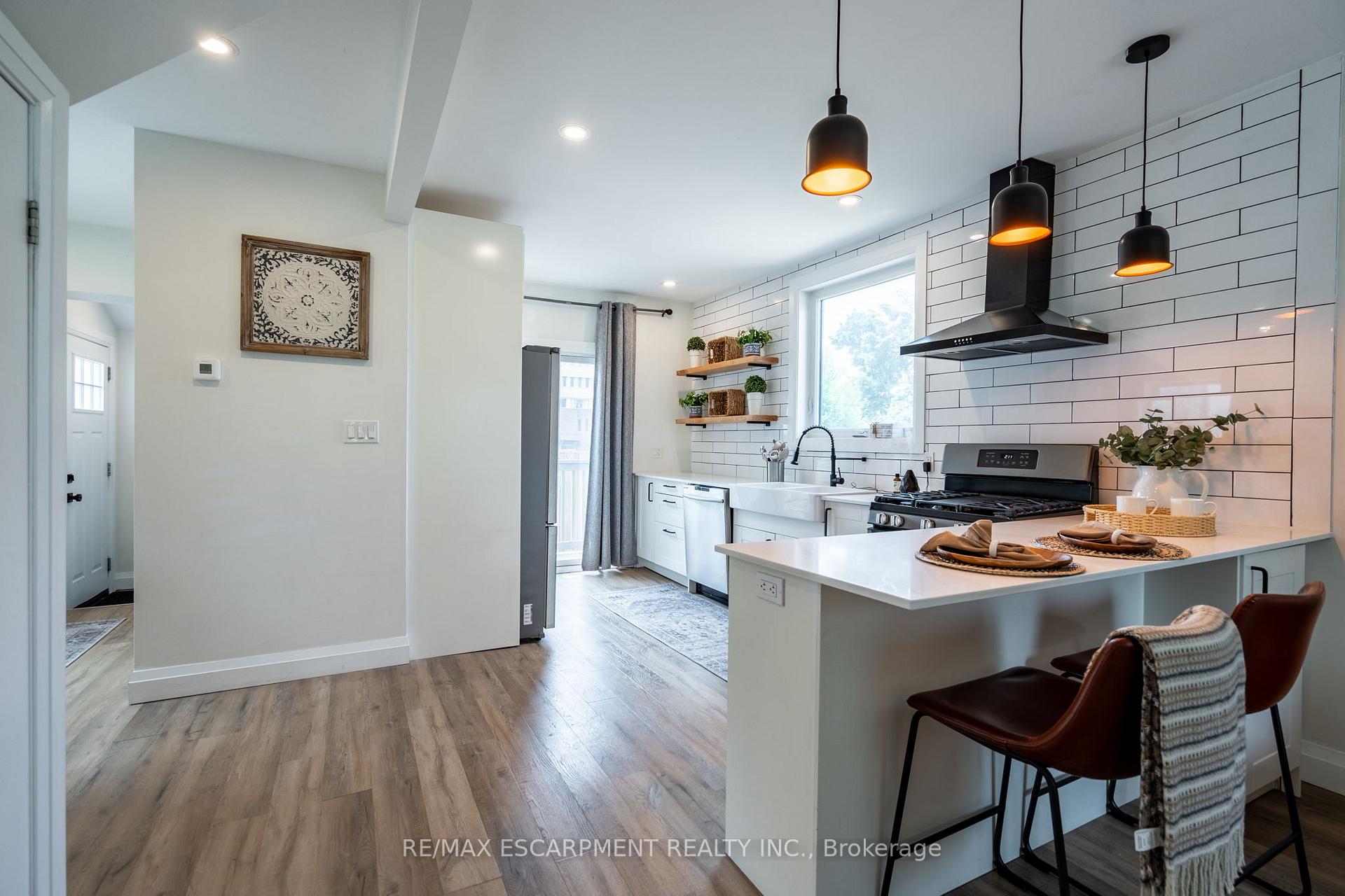Photo 5 of 1 Prince Street, St. Catharines, E. Chester — HOMEH