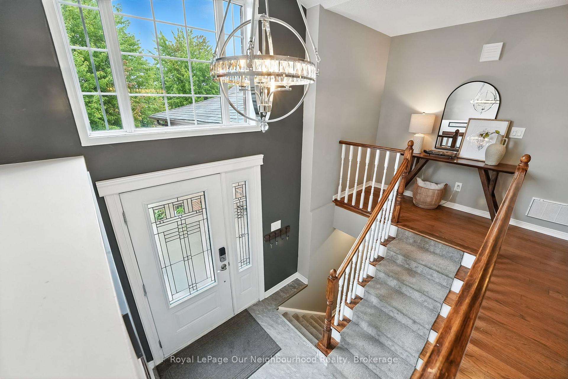 Photo 5 of 94 West Side Drive, Clarington, Bowmanville — HOMEH