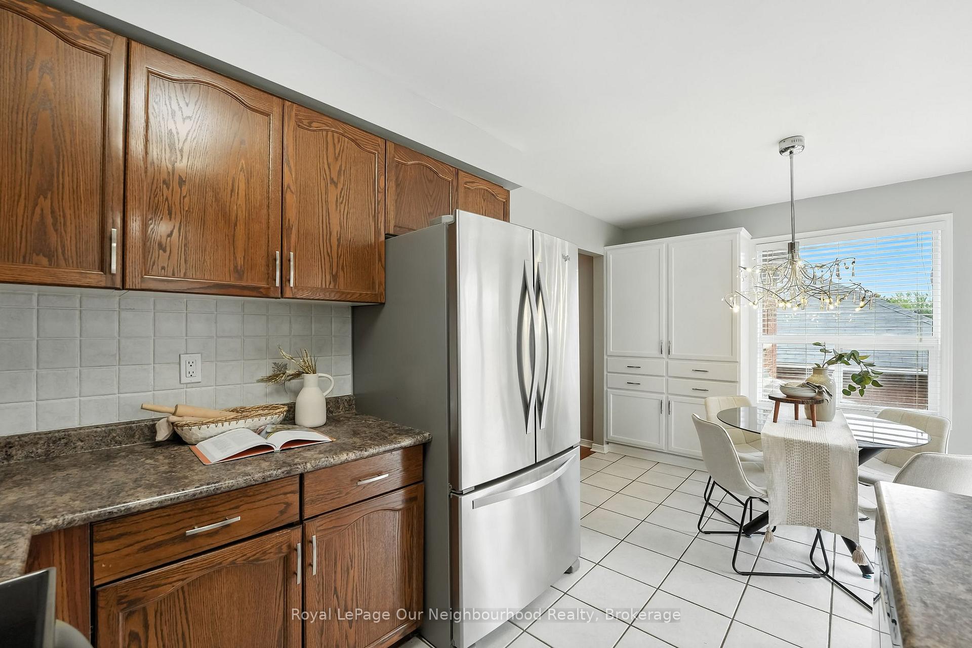 Photo 11 of 94 West Side Drive, Clarington, Bowmanville — HOMEH