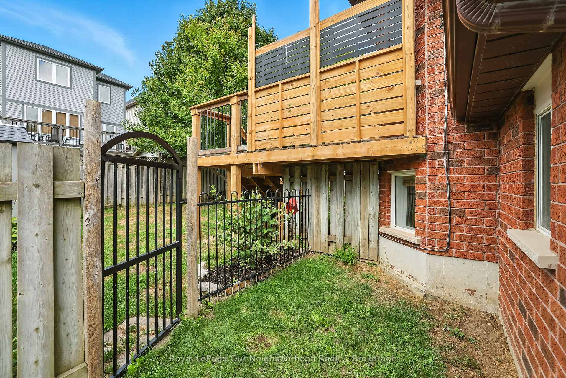 Photo 44 of 94 West Side Drive, Clarington, Bowmanville — HOMEH