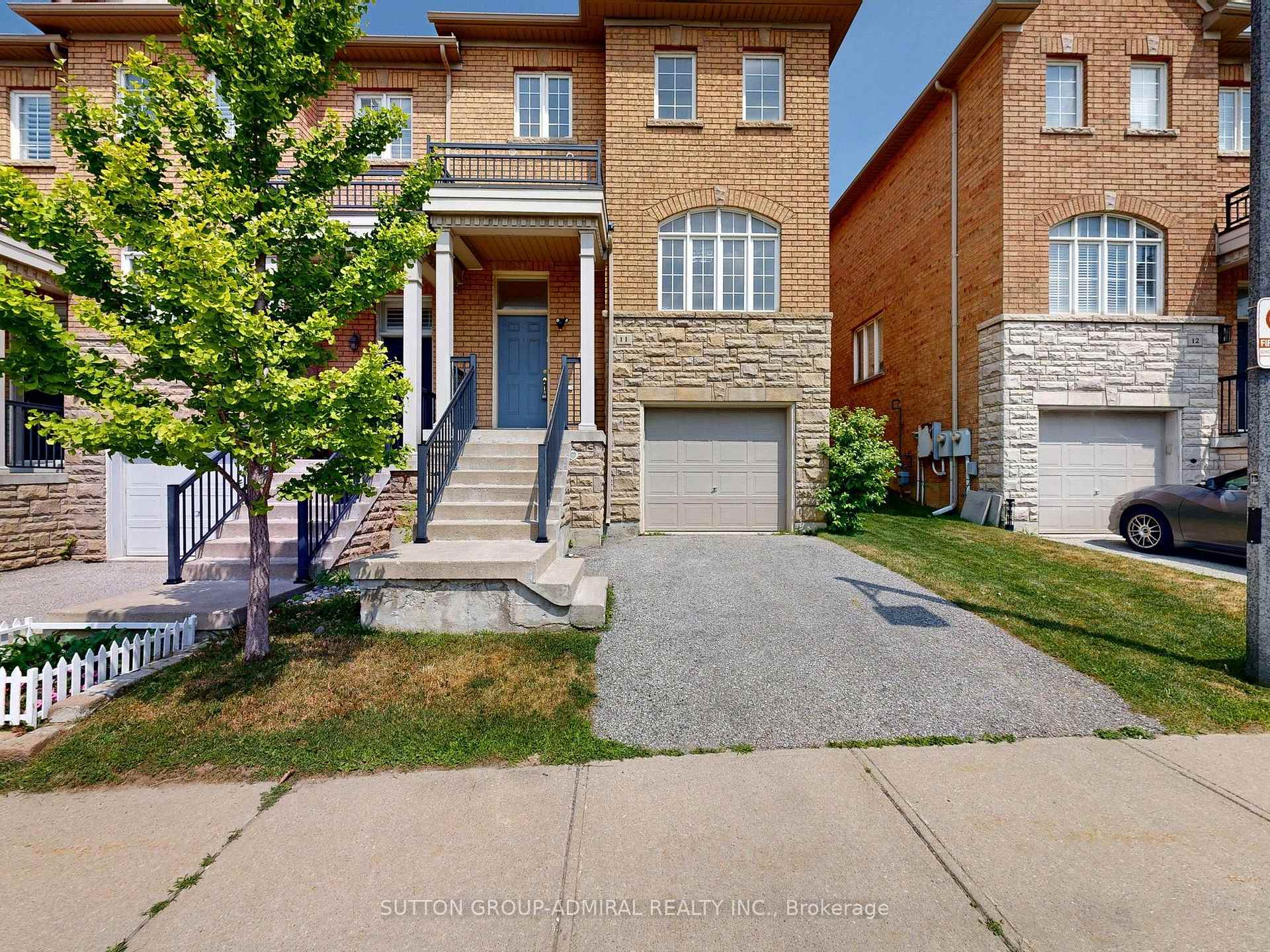 Front of Unit 11, 700 Summeridge Drive