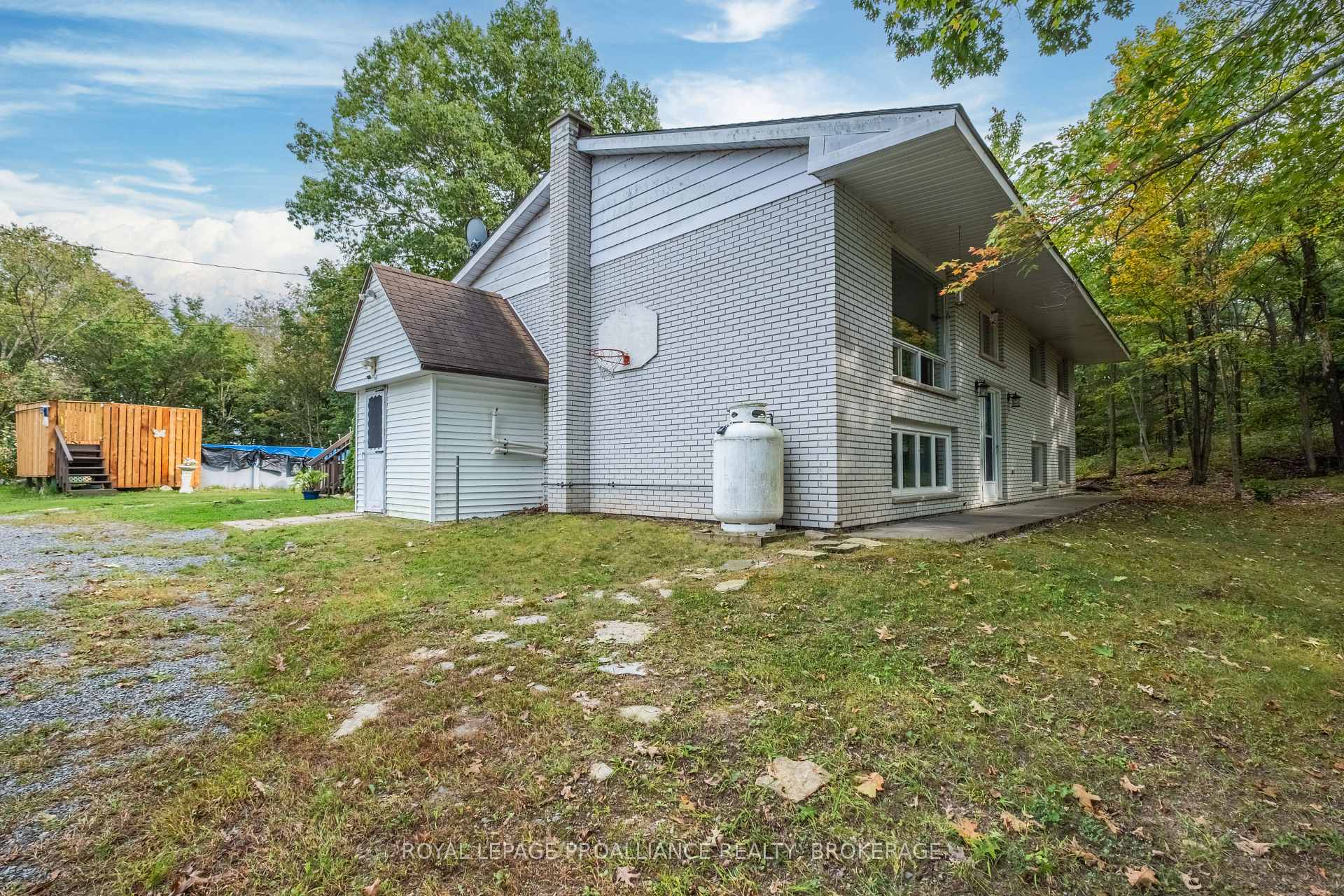 Photo 3 of 1911 Ormsbee Road, Frontenac, Frontenac South — HOMEH