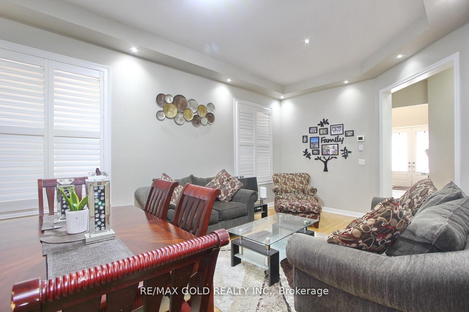 Photo 21 of 14 Lisson Crescent, Brampton, Credit Valley — HOMEH