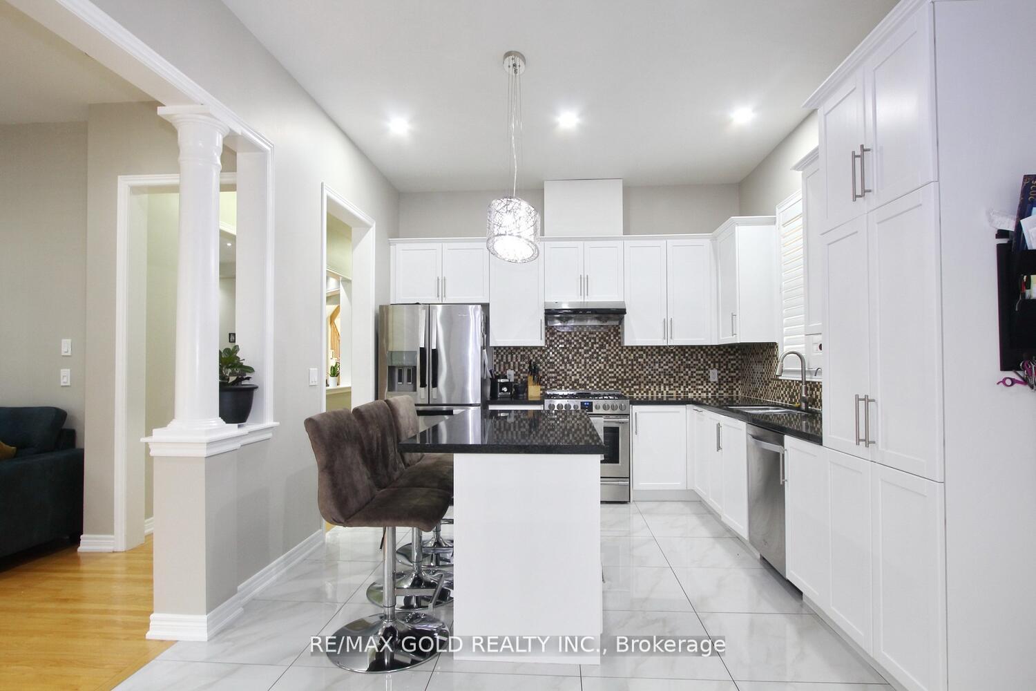 Photo 26 of 14 Lisson Crescent, Brampton, Credit Valley — HOMEH
