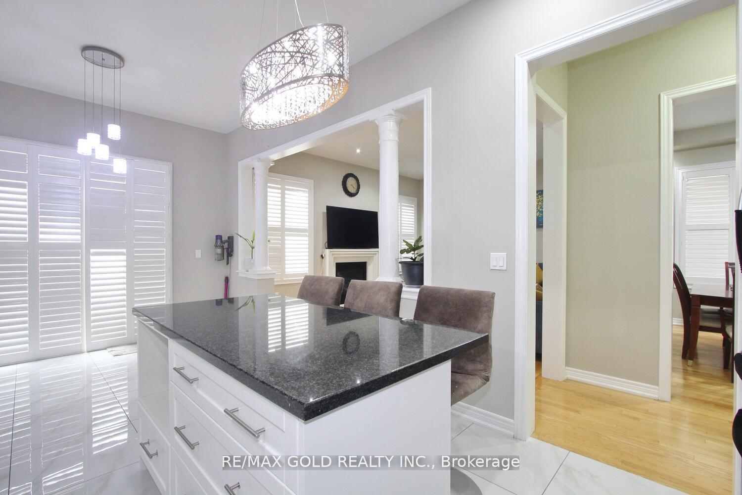 Photo 40 of 14 Lisson Crescent, Brampton, Credit Valley — HOMEH