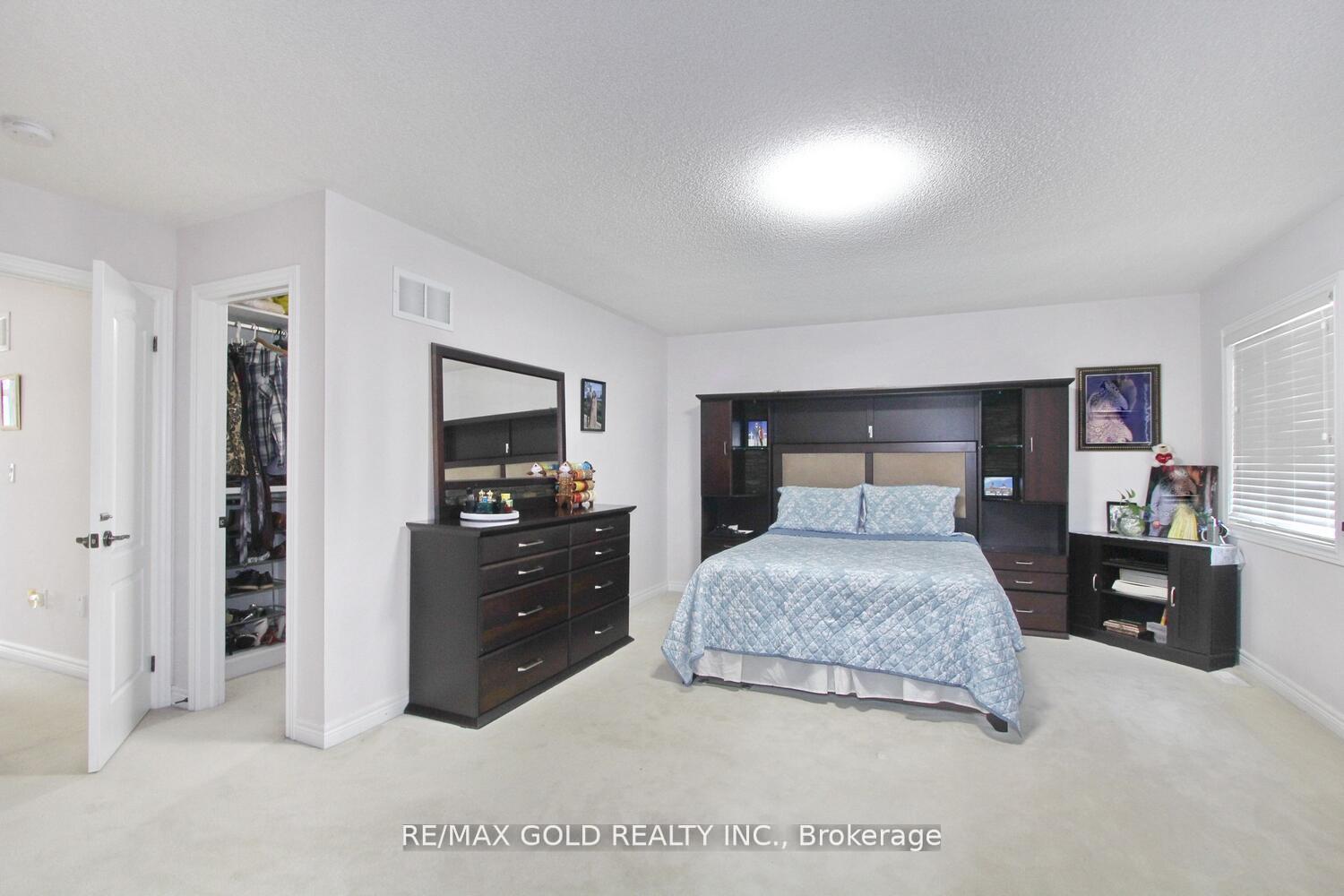 Photo 33 of 14 Lisson Crescent, Brampton, Credit Valley — HOMEH