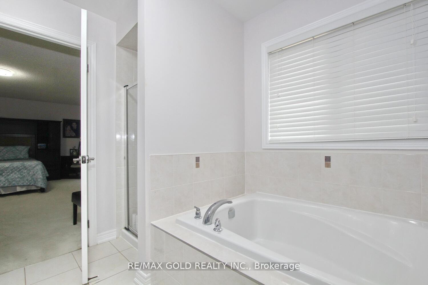 Photo 28 of 14 Lisson Crescent, Brampton, Credit Valley — HOMEH