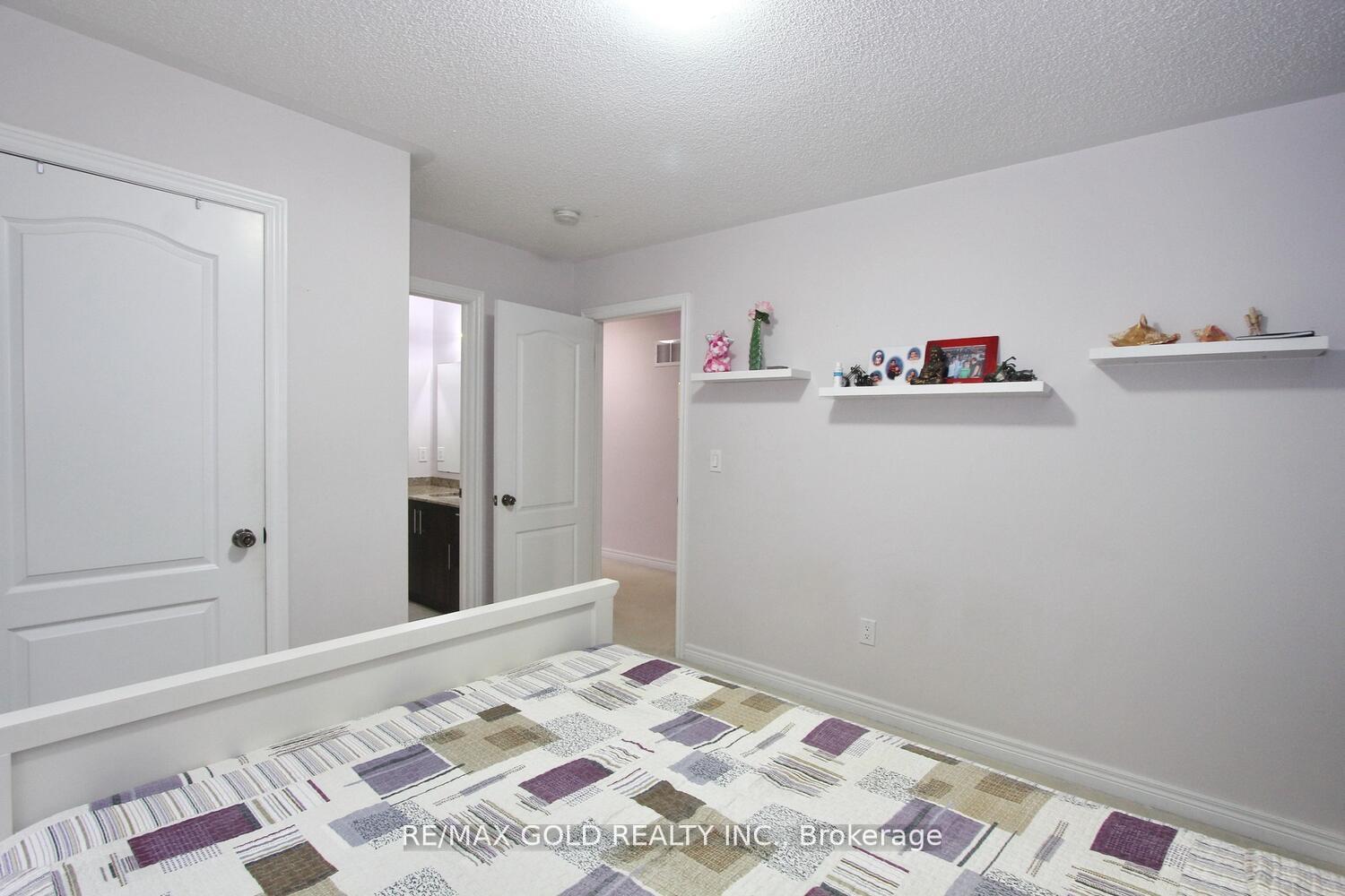 Photo 48 of 14 Lisson Crescent, Brampton, Credit Valley — HOMEH