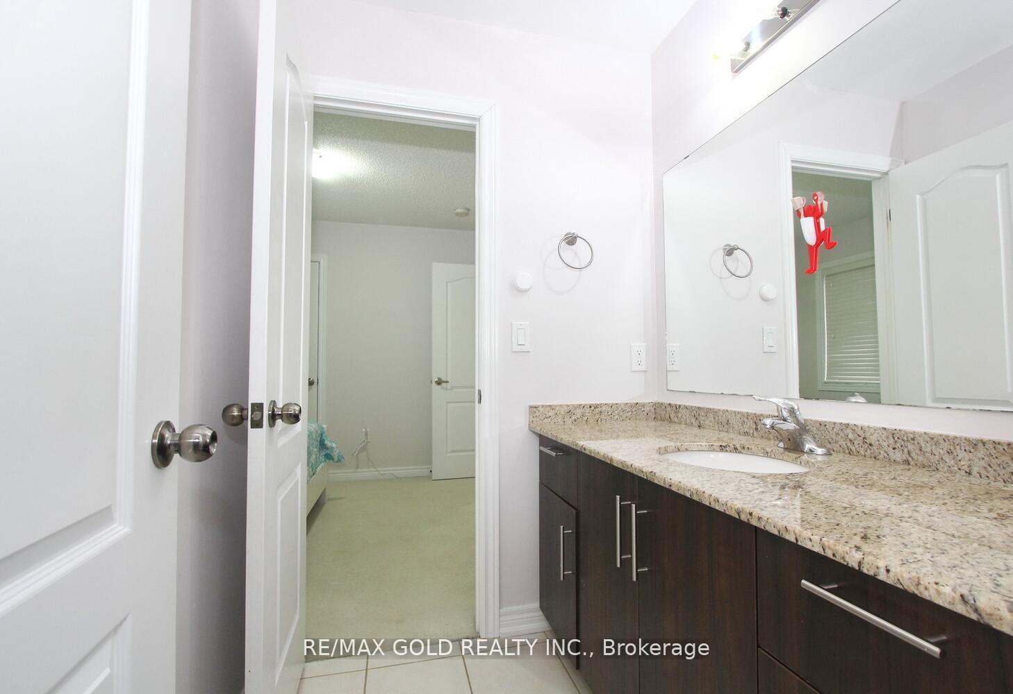 Photo 44 of 14 Lisson Crescent, Brampton, Credit Valley — HOMEH
