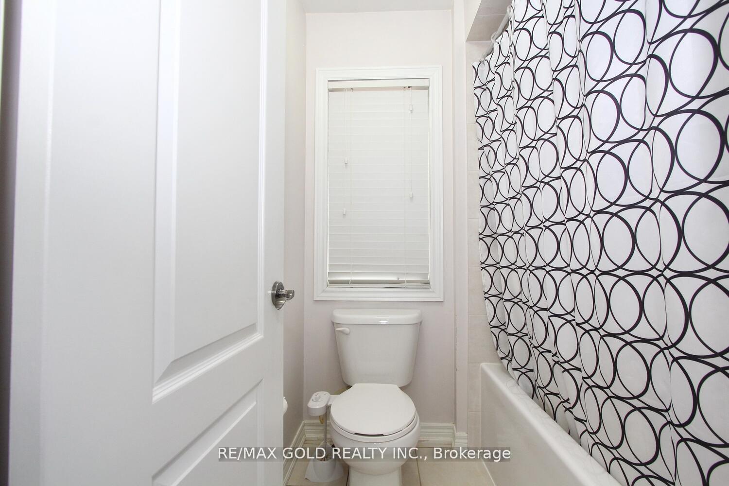 Photo 30 of 14 Lisson Crescent, Brampton, Credit Valley — HOMEH