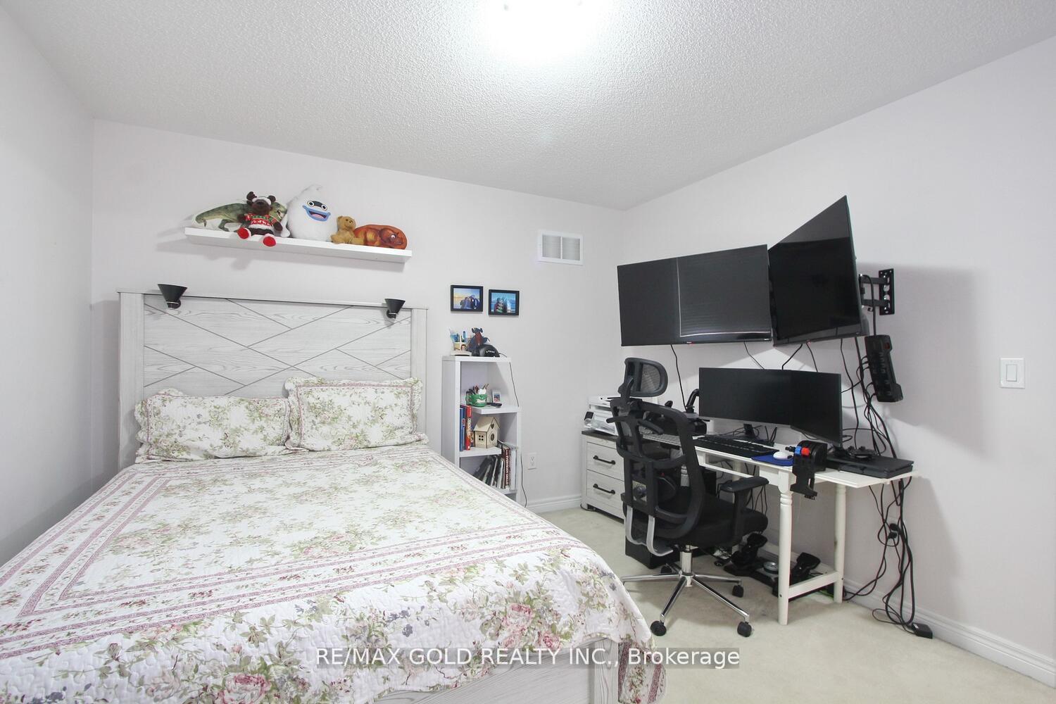 Photo 31 of 14 Lisson Crescent, Brampton, Credit Valley — HOMEH