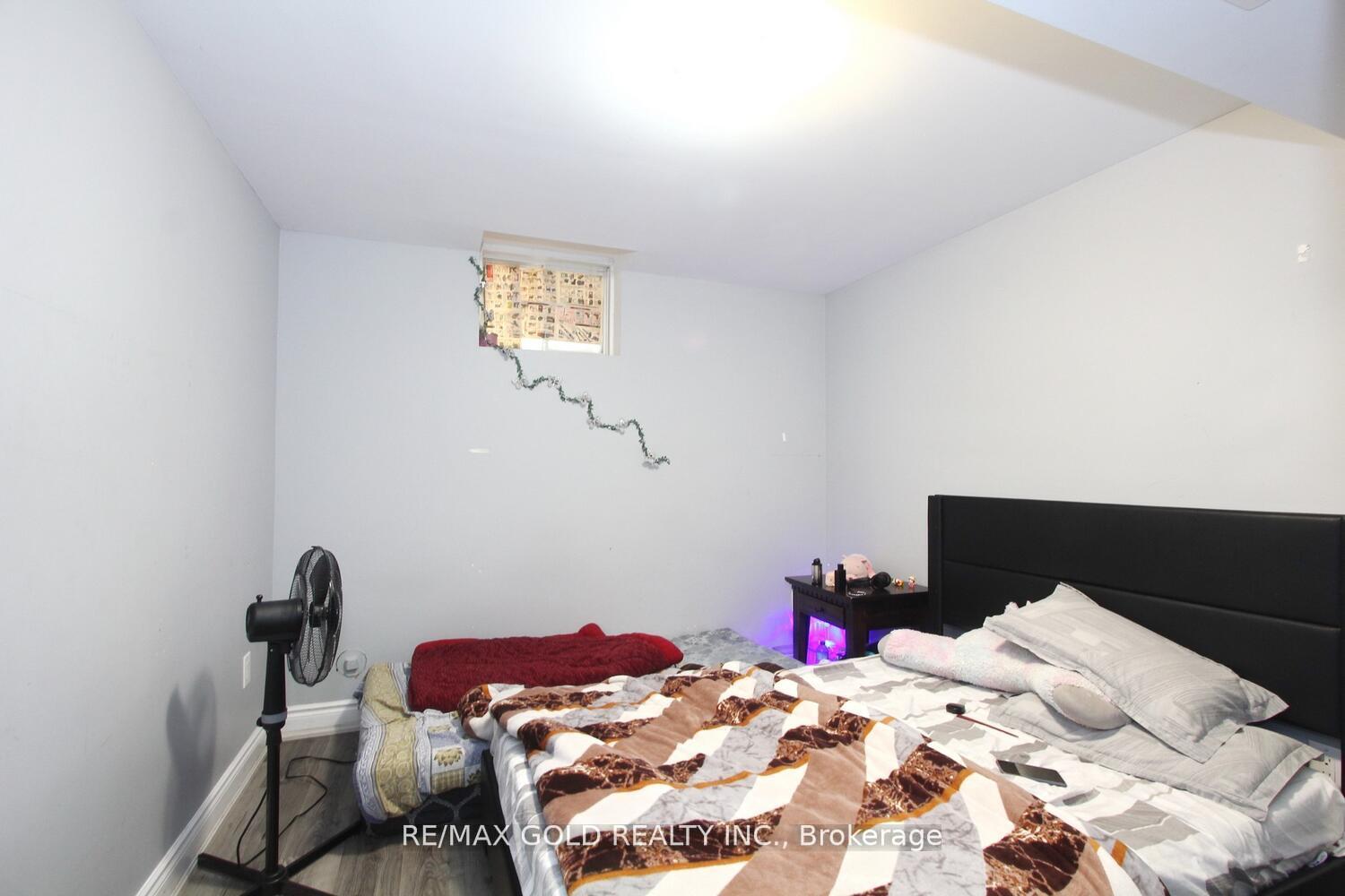 Photo 45 of 14 Lisson Crescent, Brampton, Credit Valley — HOMEH