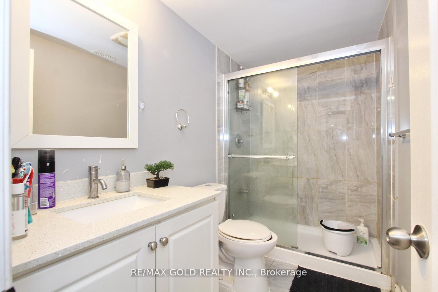 Photo 34 of 14 Lisson Crescent, Brampton, Credit Valley — HOMEH