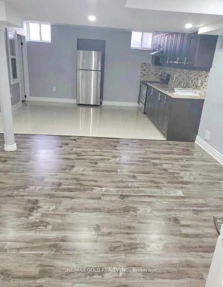 Photo 22 of 14 Lisson Crescent, Brampton, Credit Valley — HOMEH