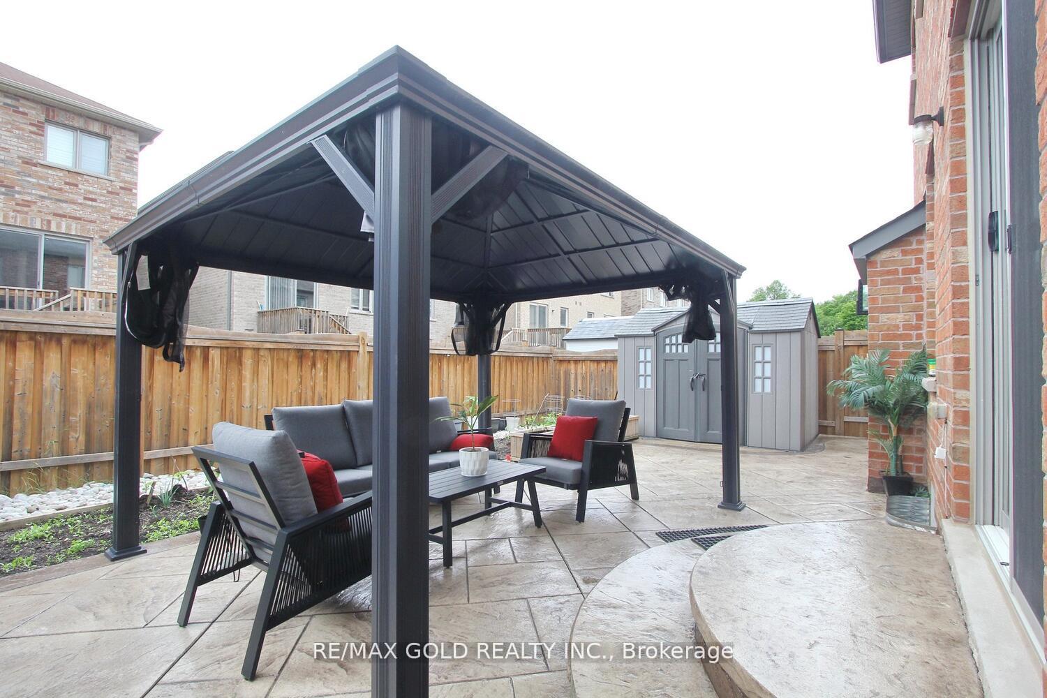Photo 24 of 14 Lisson Crescent, Brampton, Credit Valley — HOMEH