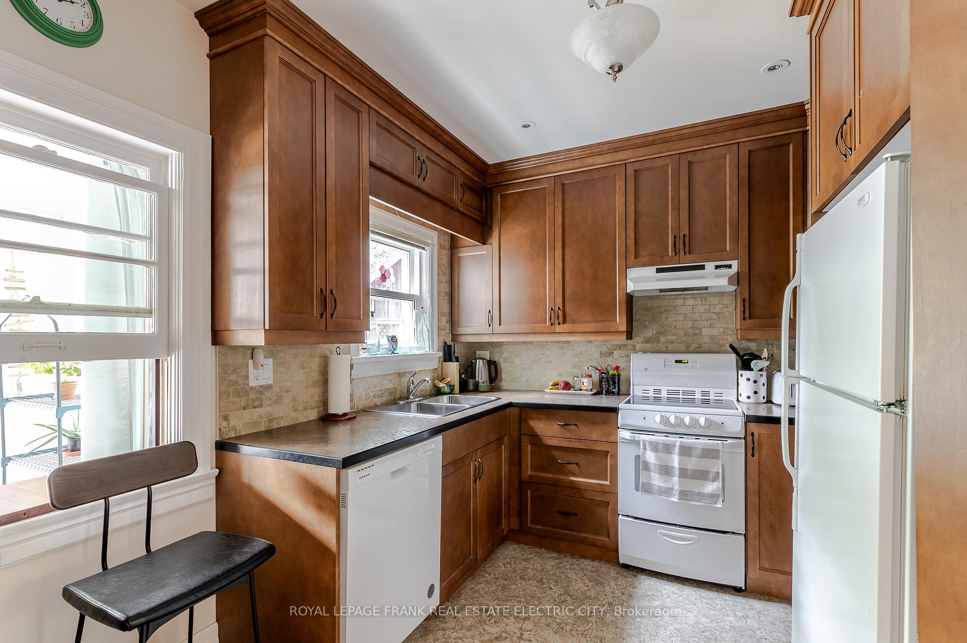 Photo 11 of 1307 Monaghan Road, Peterborough, Monaghan Ward 2 — HOMEH