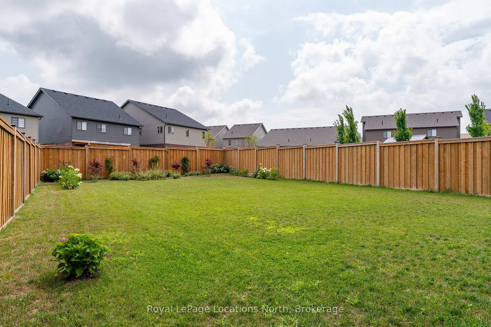 Photo 32 of 81 Plewes Drive, Collingwood — HOMEH