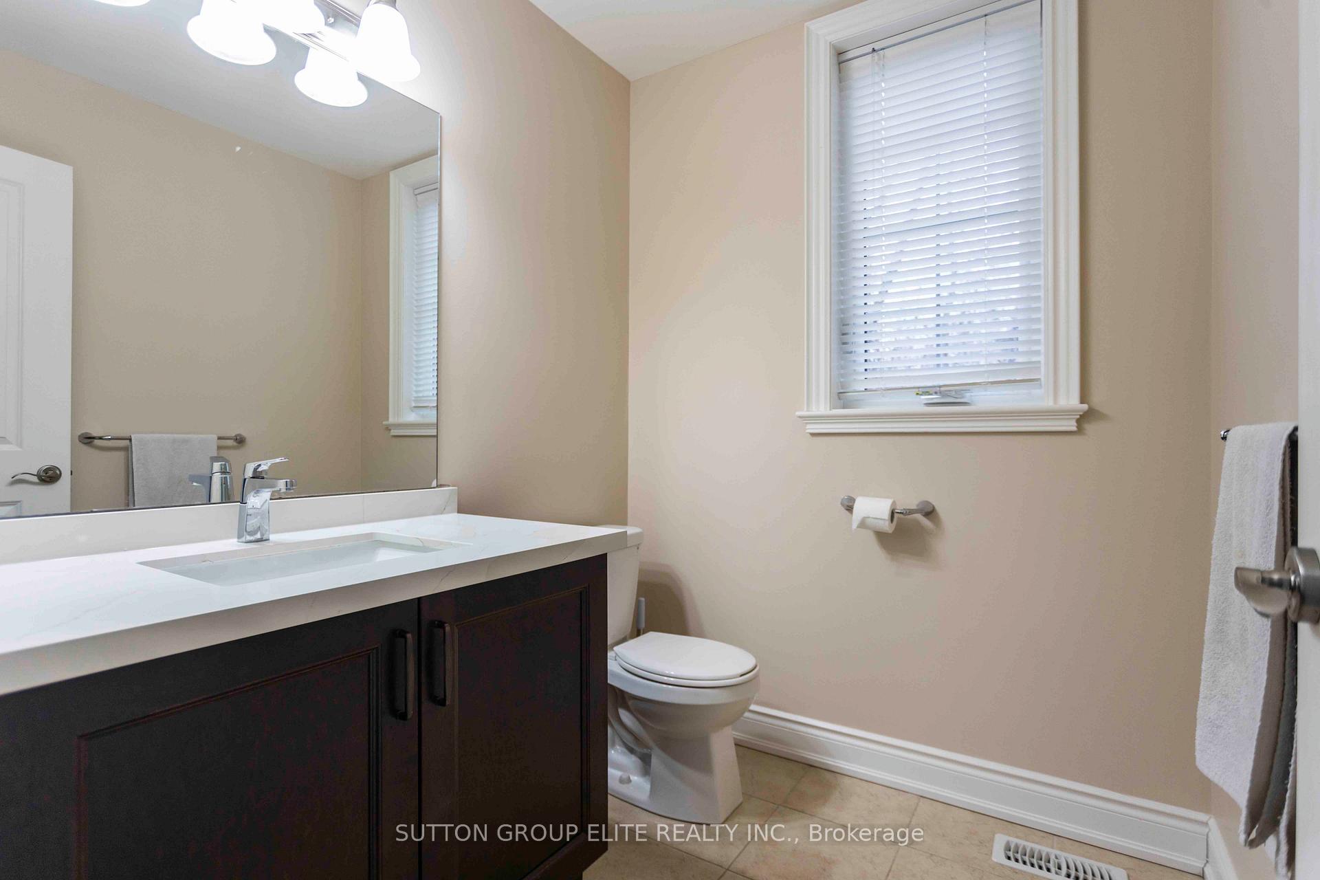 Photo 5 of 38 Richmond Park Drive, Georgina, Keswick North — HOMEH