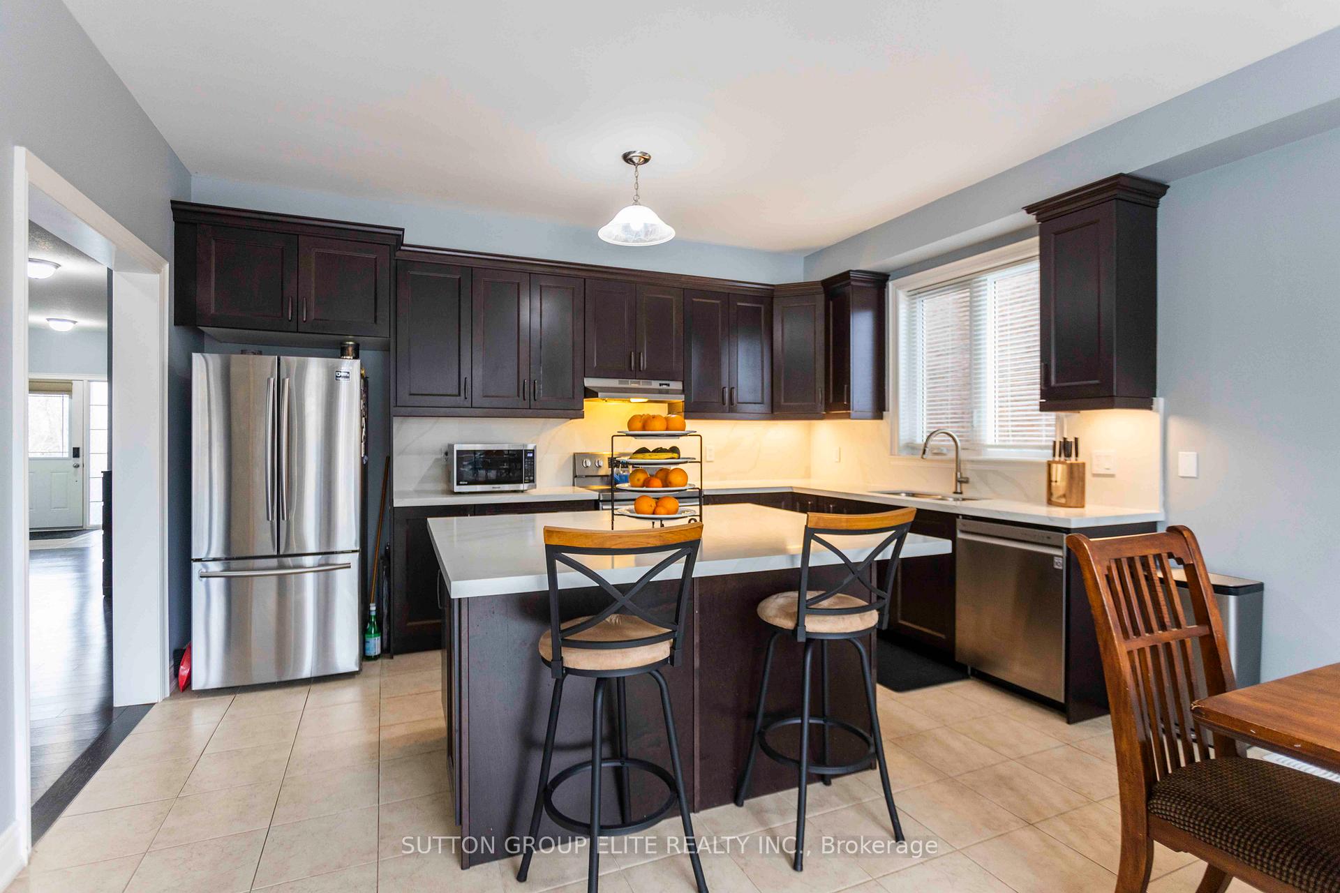 Photo 7 of 38 Richmond Park Drive, Georgina, Keswick North — HOMEH