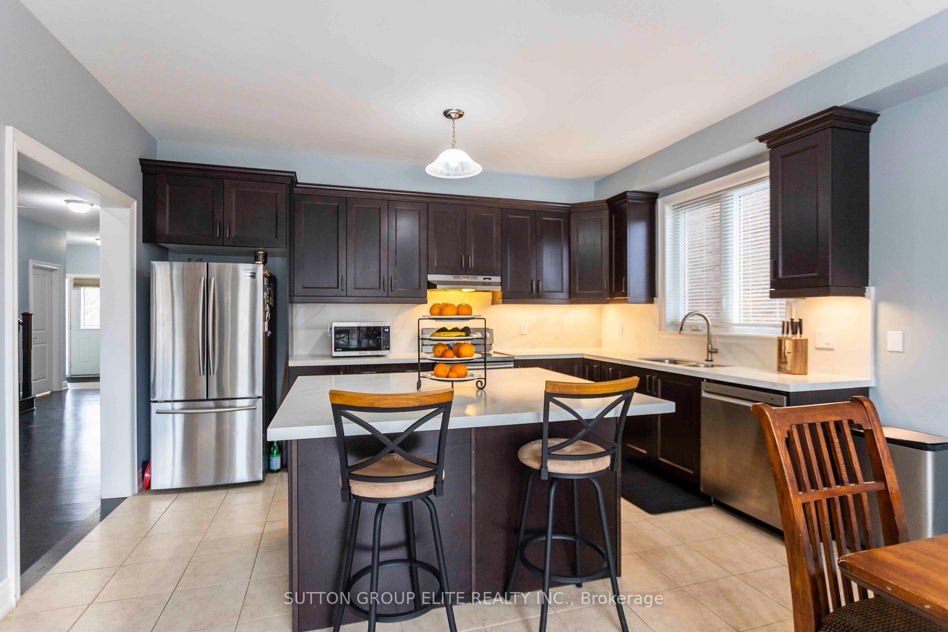 Photo 8 of 38 Richmond Park Drive, Georgina, Keswick North — HOMEH