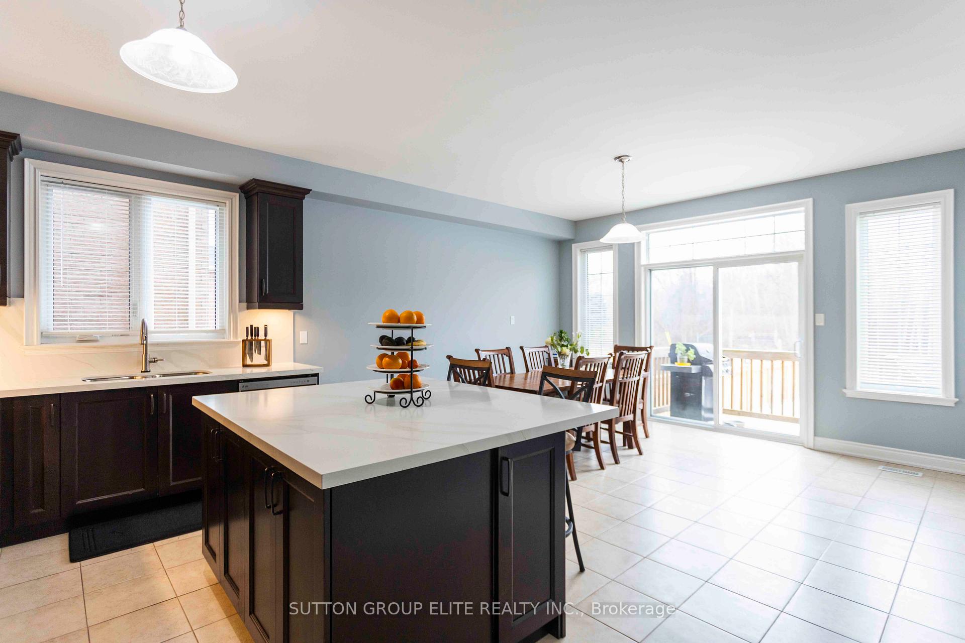 Photo 9 of 38 Richmond Park Drive, Georgina, Keswick North — HOMEH