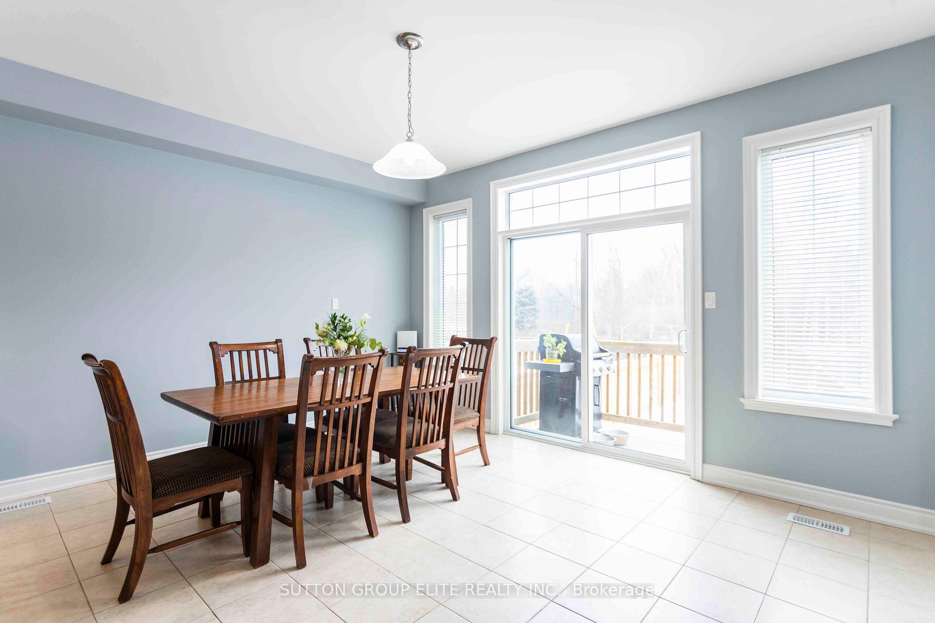 Photo 11 of 38 Richmond Park Drive, Georgina, Keswick North — HOMEH