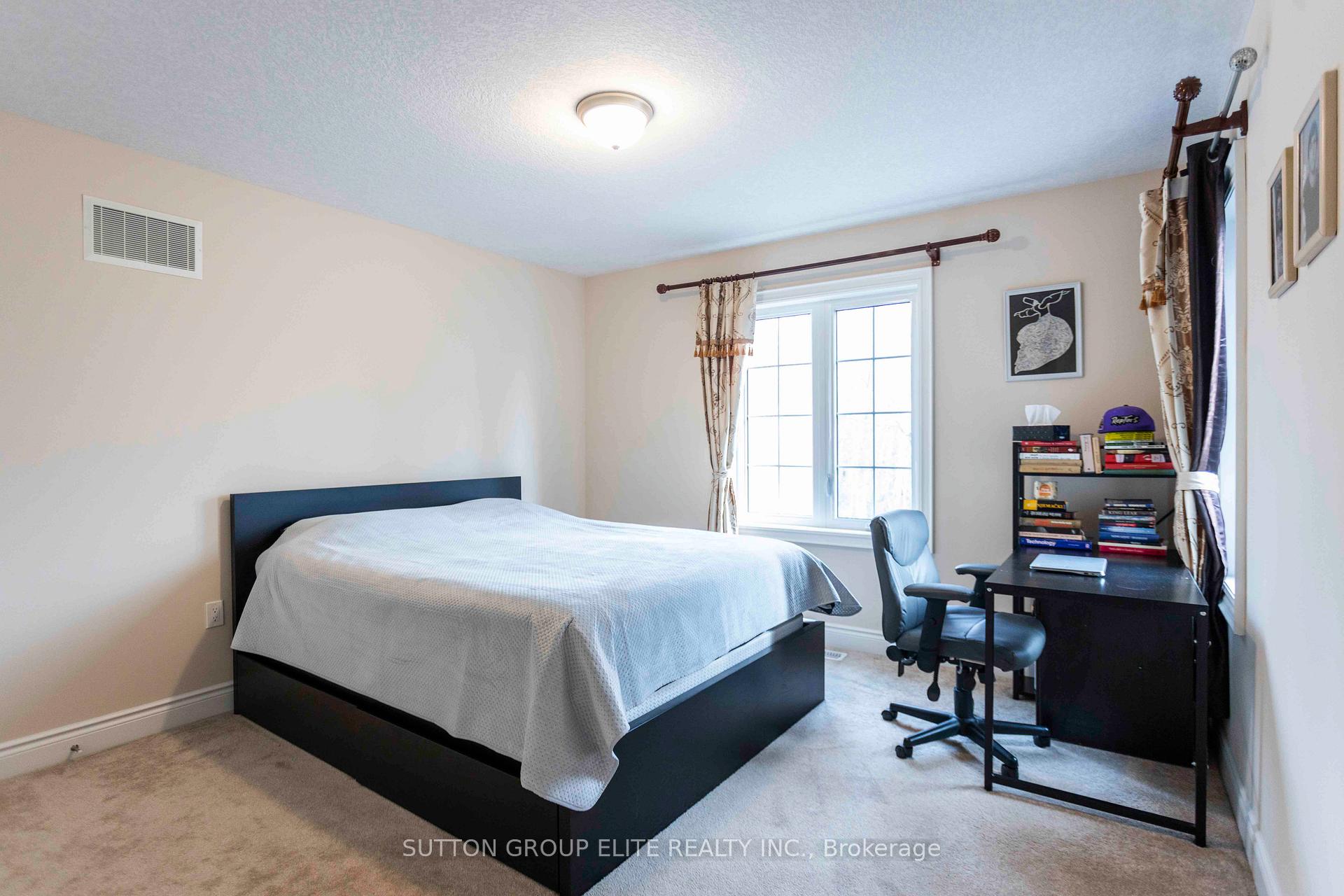 Photo 29 of 38 Richmond Park Drive, Georgina, Keswick North — HOMEH
