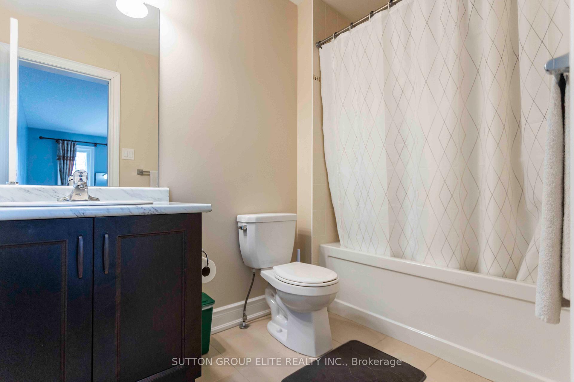 Photo 36 of 38 Richmond Park Drive, Georgina, Keswick North — HOMEH