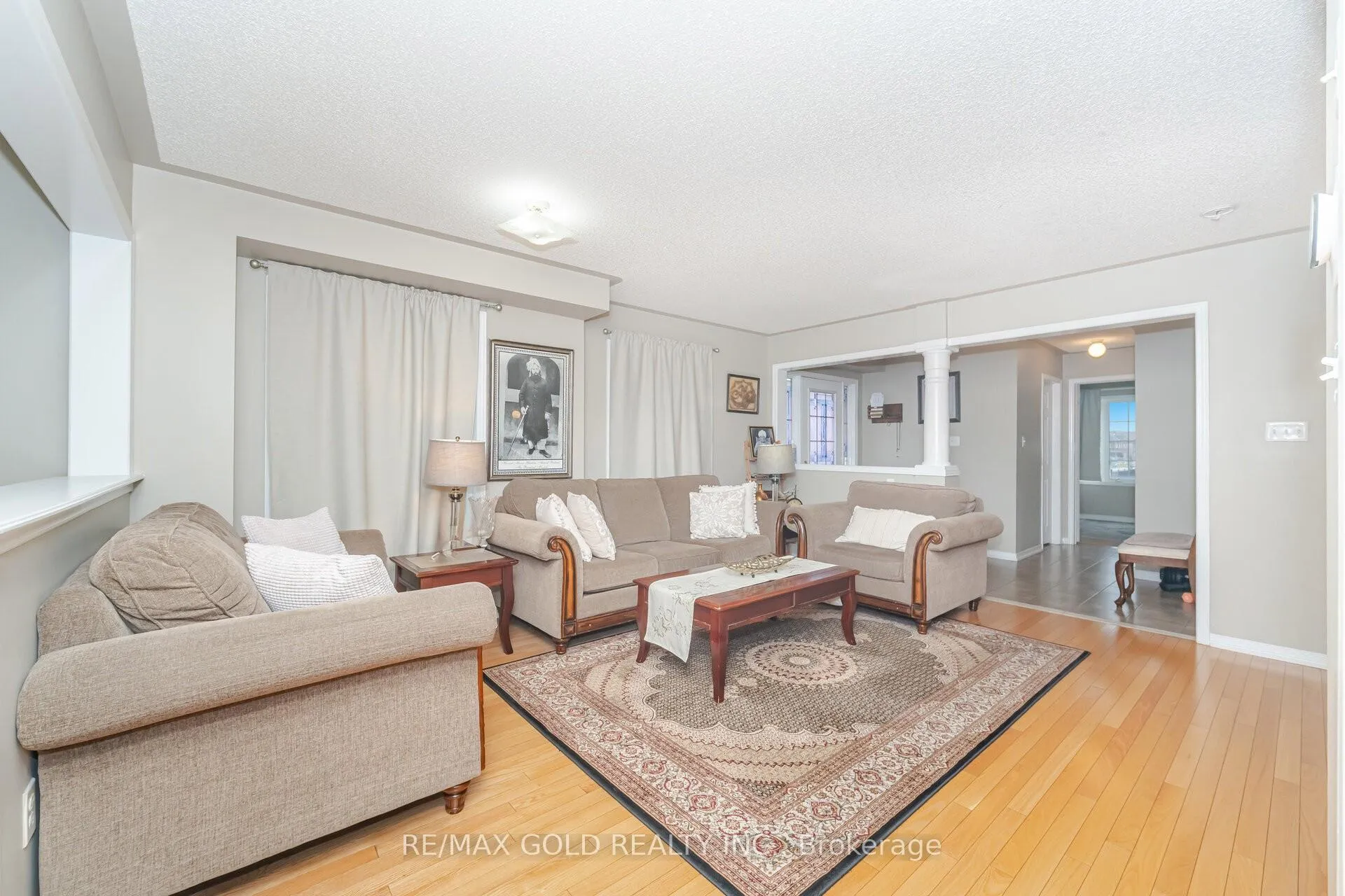 Photo 7 of 92 Bellchase Trail, Brampton, Bram East — HOMEH