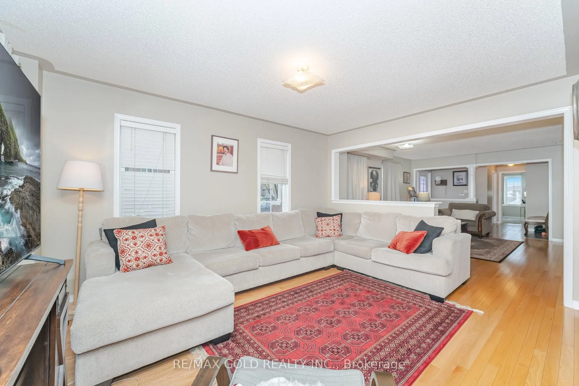 Photo 12 of 92 Bellchase Trail, Brampton, Bram East — HOMEH