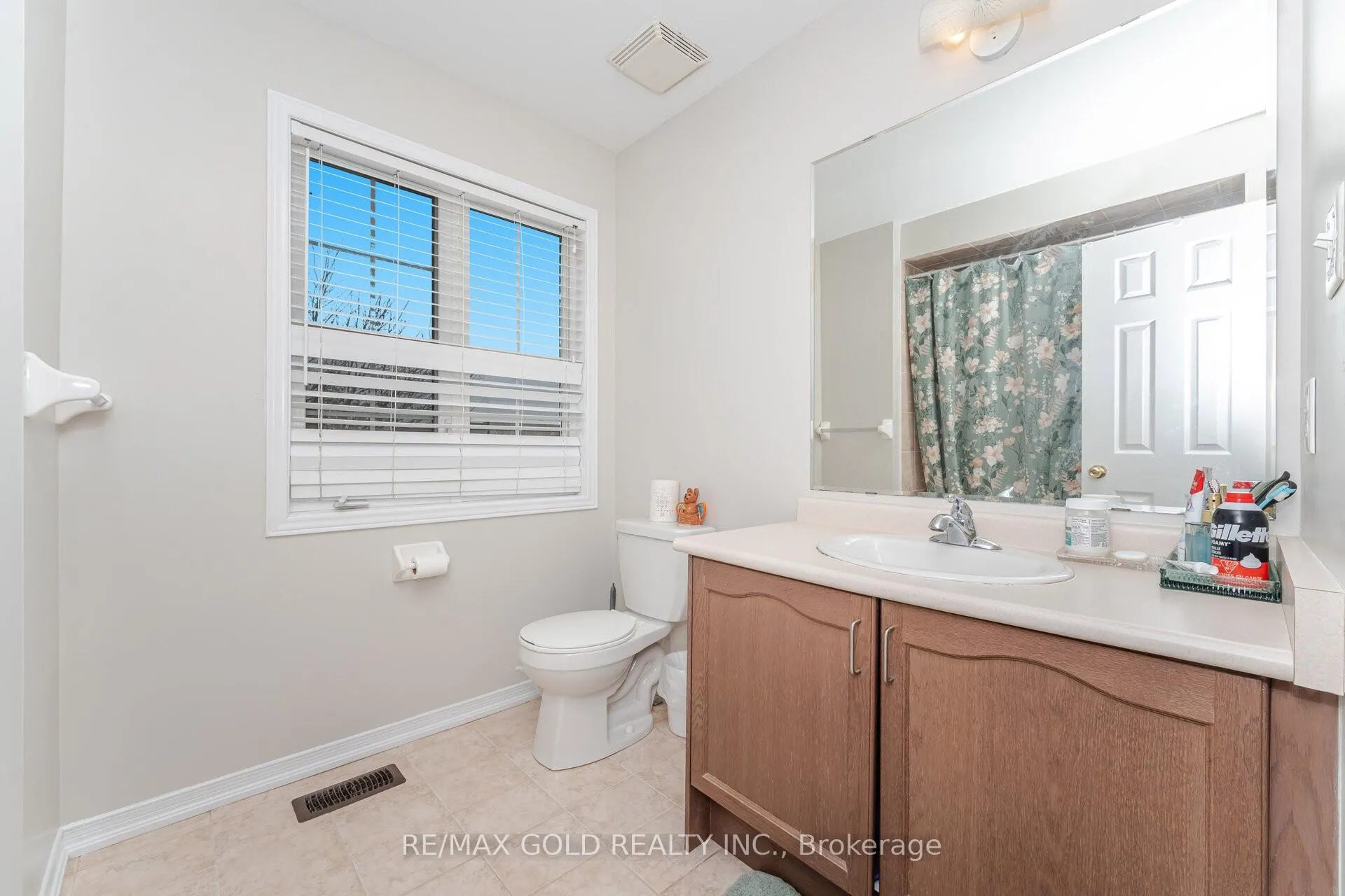 Photo 34 of 92 Bellchase Trail, Brampton, Bram East — HOMEH