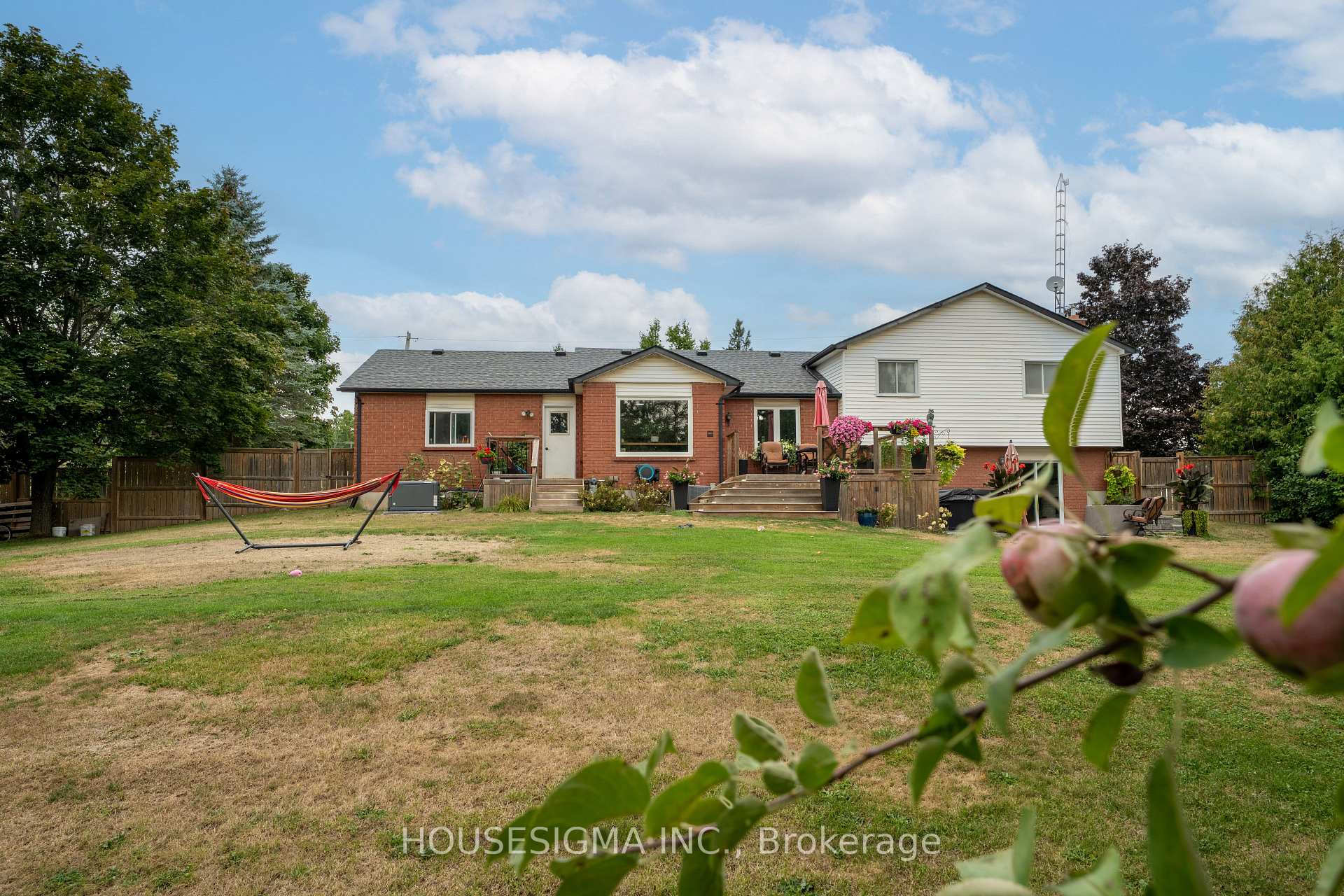 Photo 34 of 925 Blue Jay Street, Cavan Monaghan, Cavan-Monaghan — HOMEH