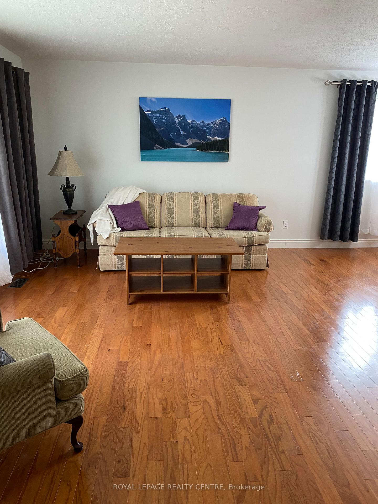 Photo 14 of 35 Aintree Crescent, Brampton, Avondale — HOMEH