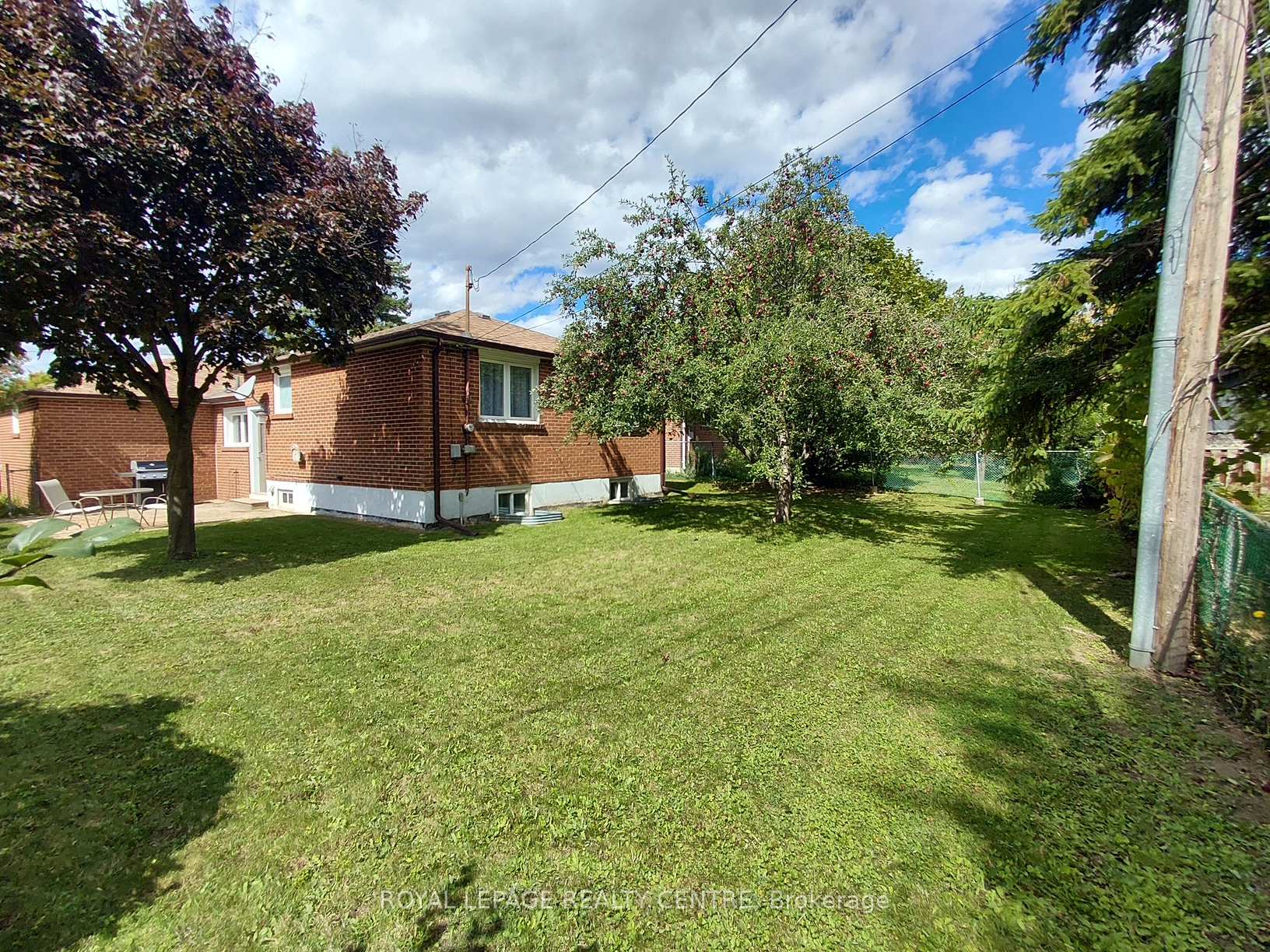 Photo 28 of 35 Aintree Crescent, Brampton, Avondale — HOMEH