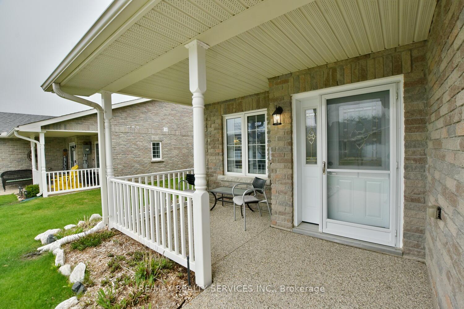 Photo 4 of 45 Clover Crescent, Wasaga Beach — HOMEH