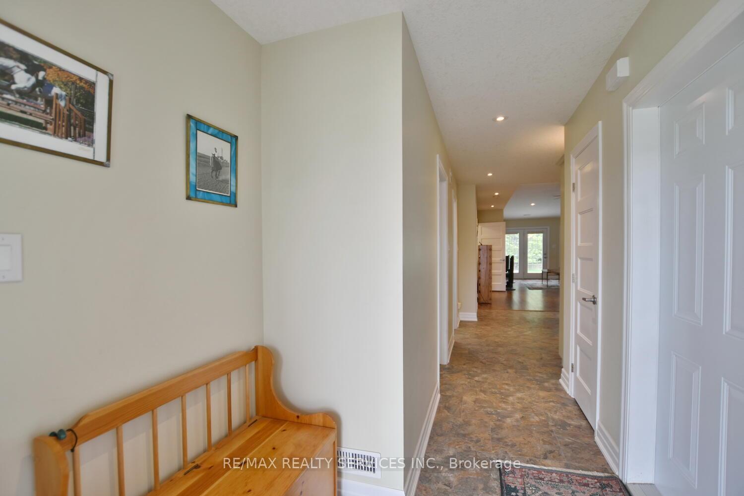 Photo 13 of 45 Clover Crescent, Wasaga Beach — HOMEH