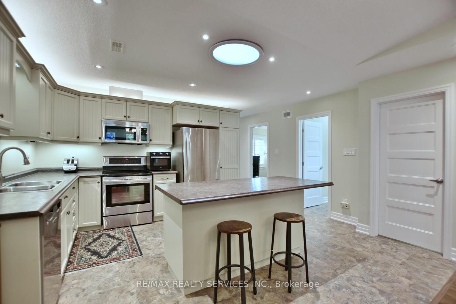 Photo 34 of 45 Clover Crescent, Wasaga Beach — HOMEH